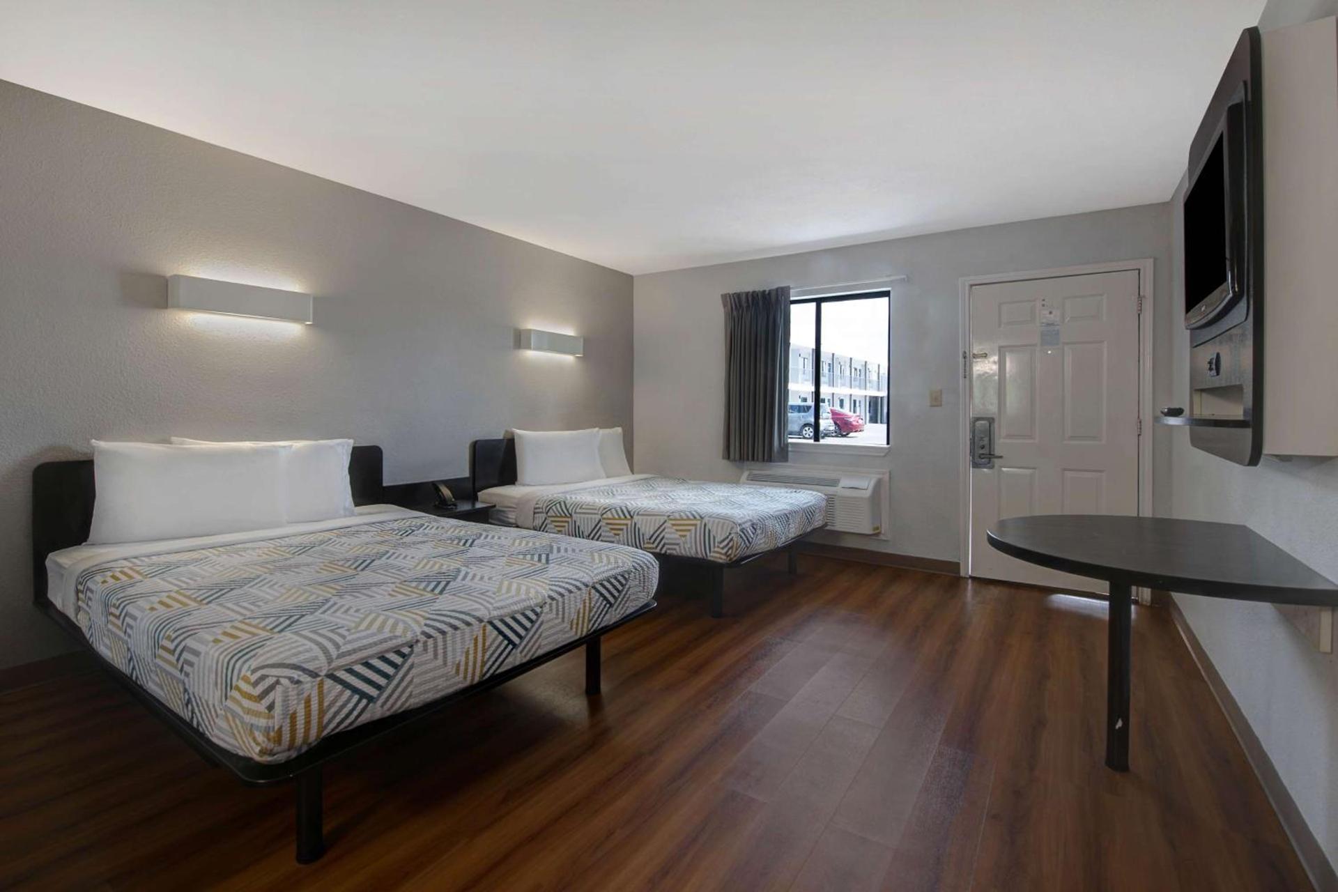 Motel 6-Sulphur Springs, TX photo 12