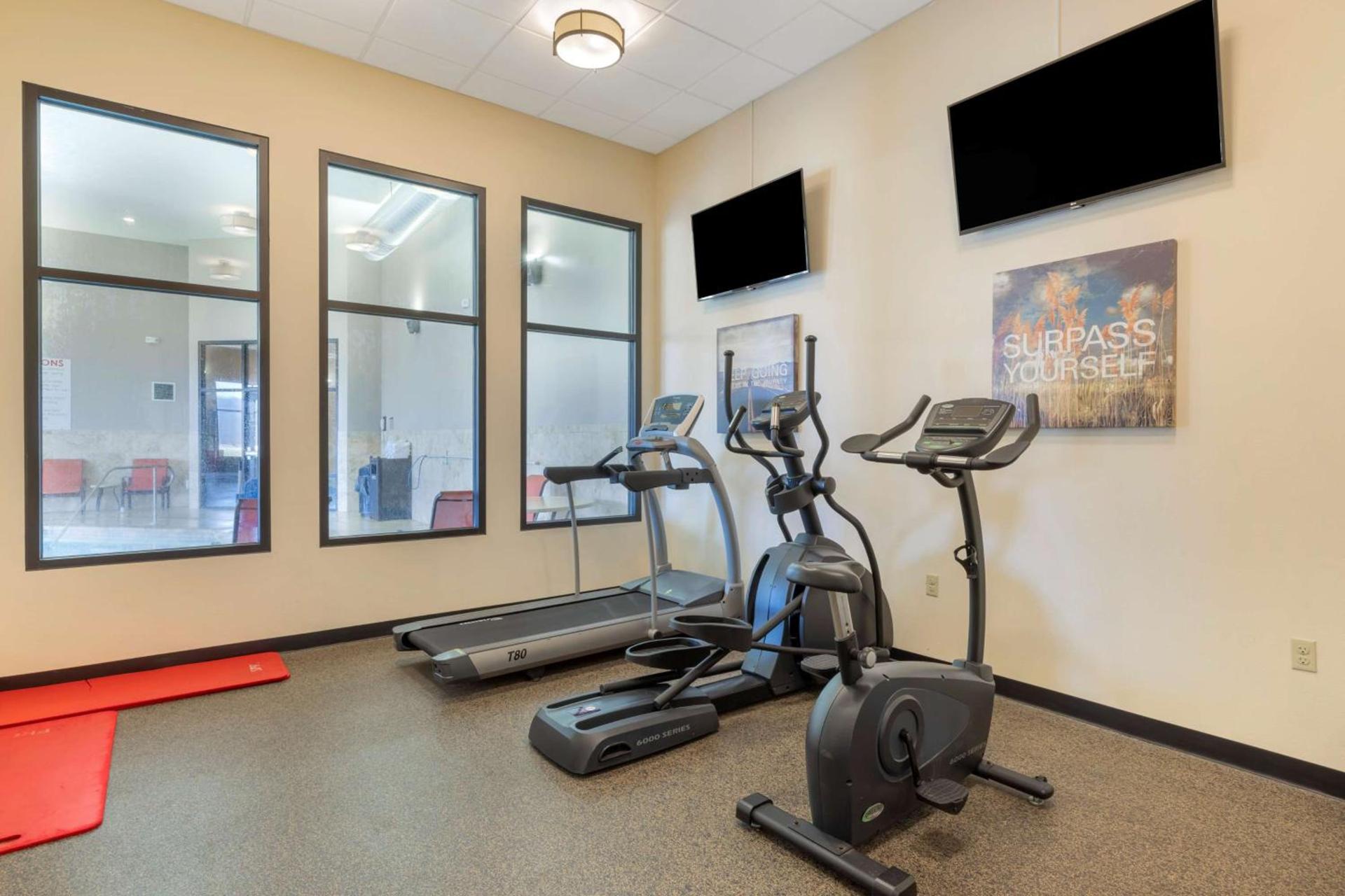 Best Western Plus North Platte Inn & Suites photo 47
