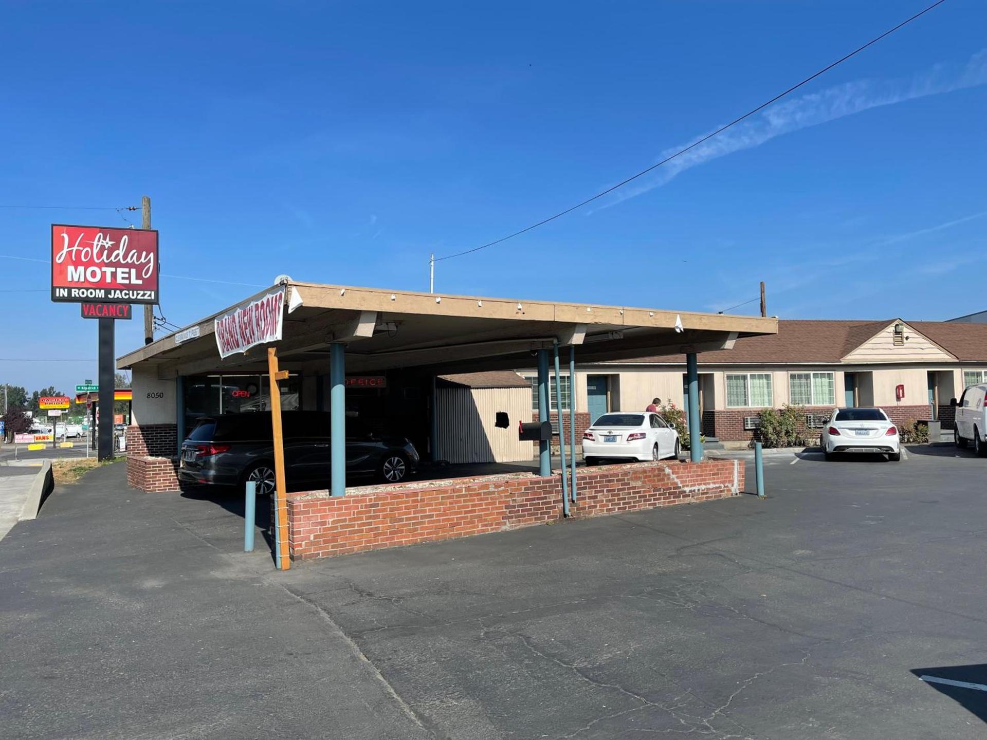 Holiday Motel photo 3