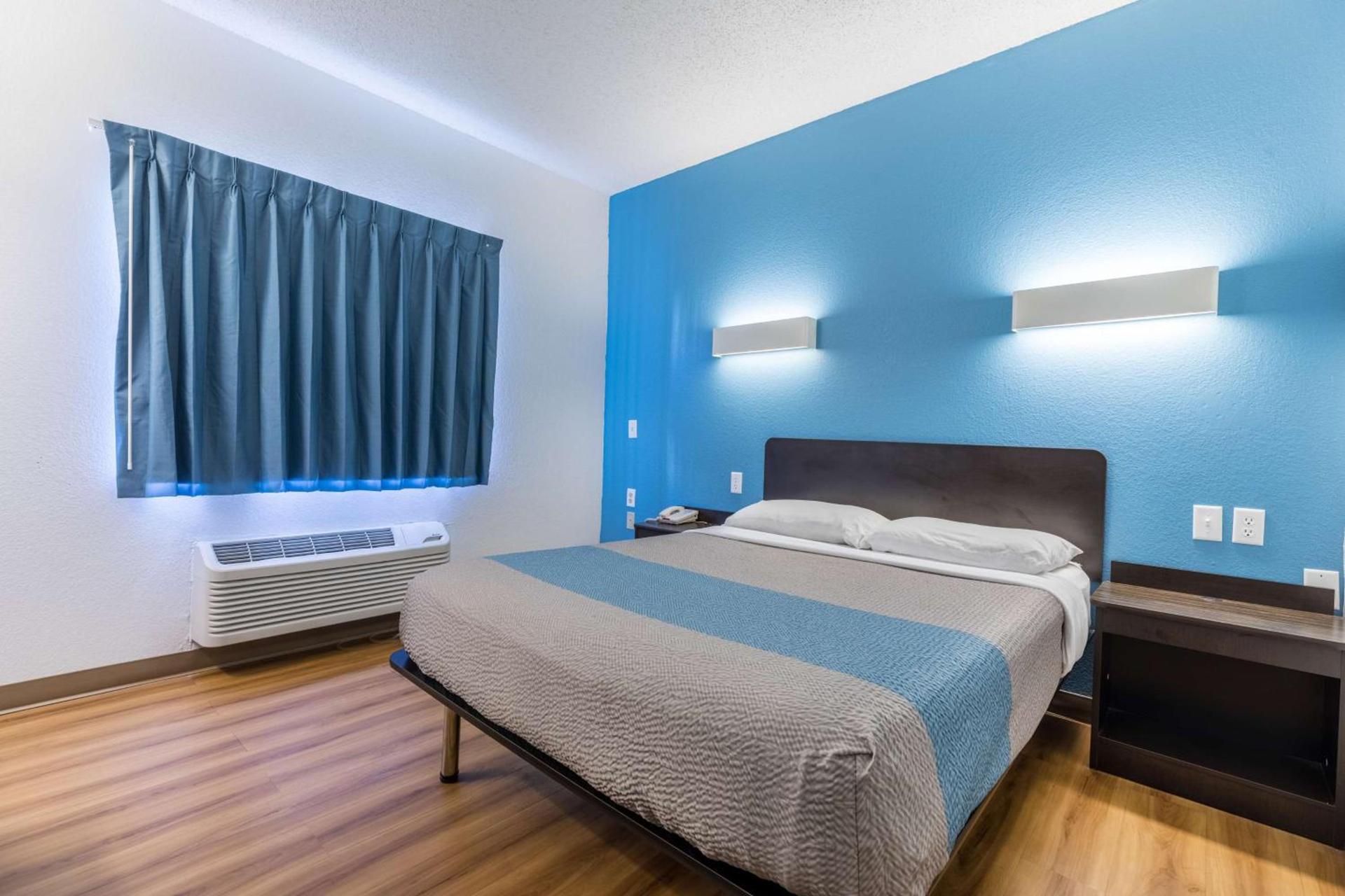 Motel 6-Indianapolis, IN - Southport photo 15