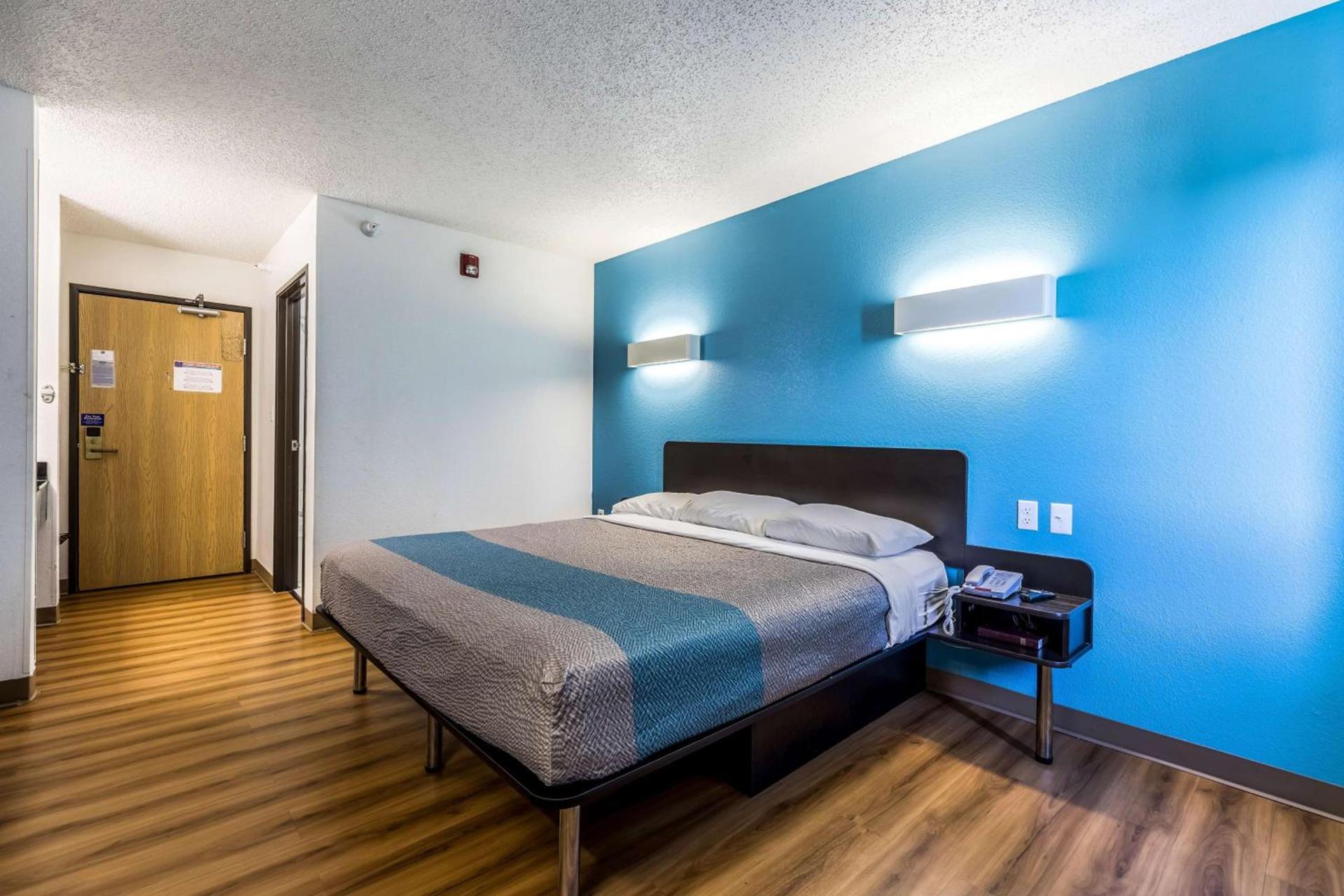 Motel 6-Indianapolis, IN - Southport photo 19