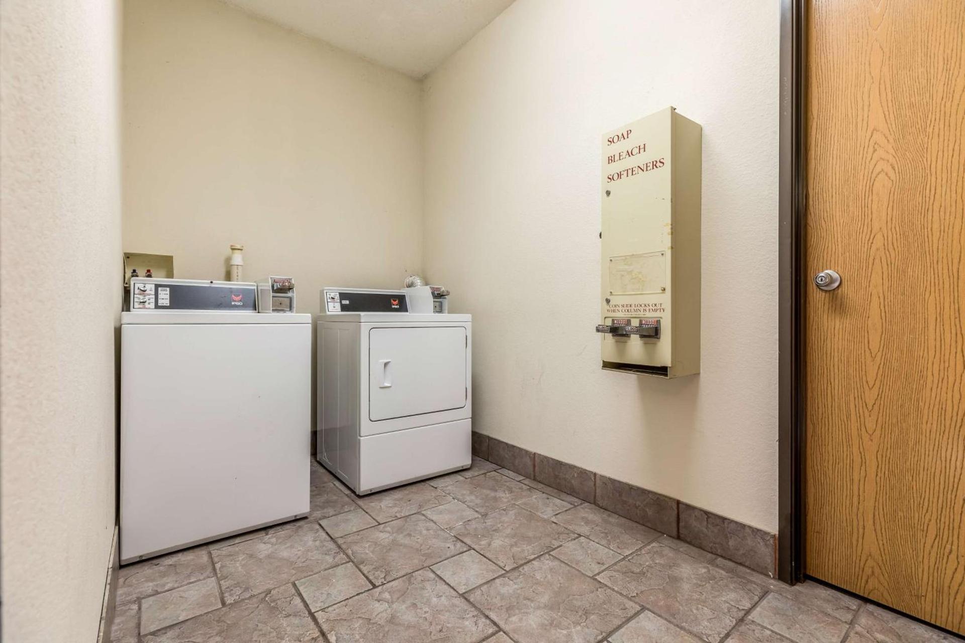 Motel 6-Indianapolis, IN - Southport photo 29