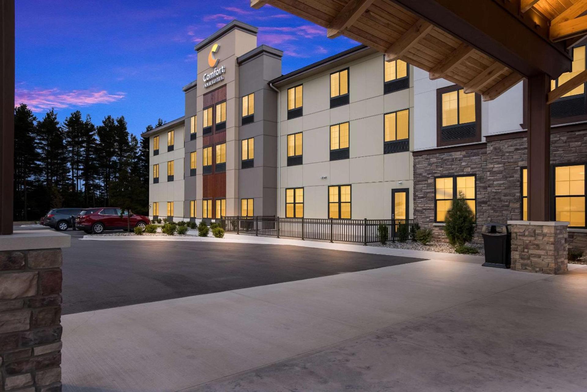 Comfort Inn & Suites Gaylord photo 4