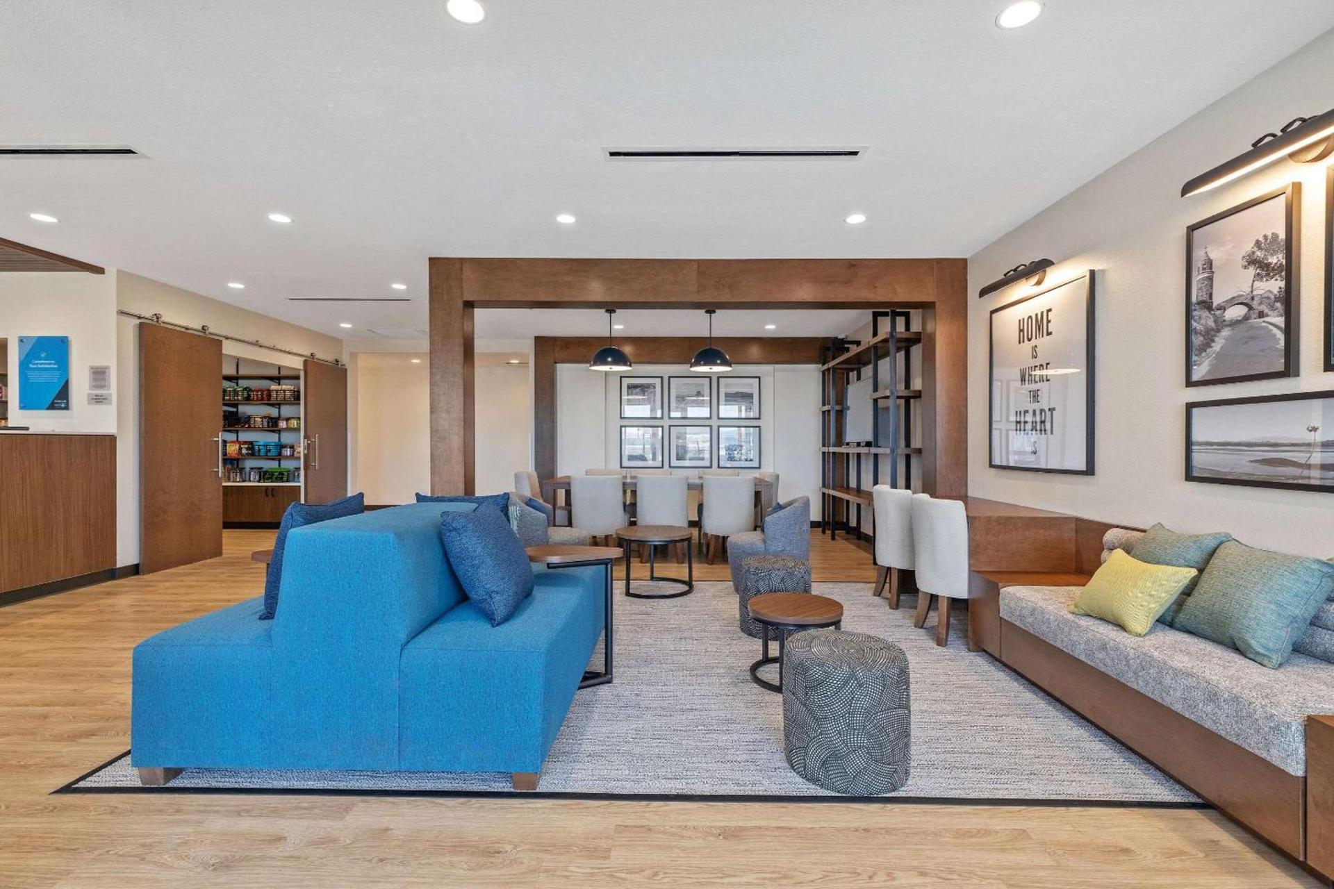 Everhome Suites Corona photo 3