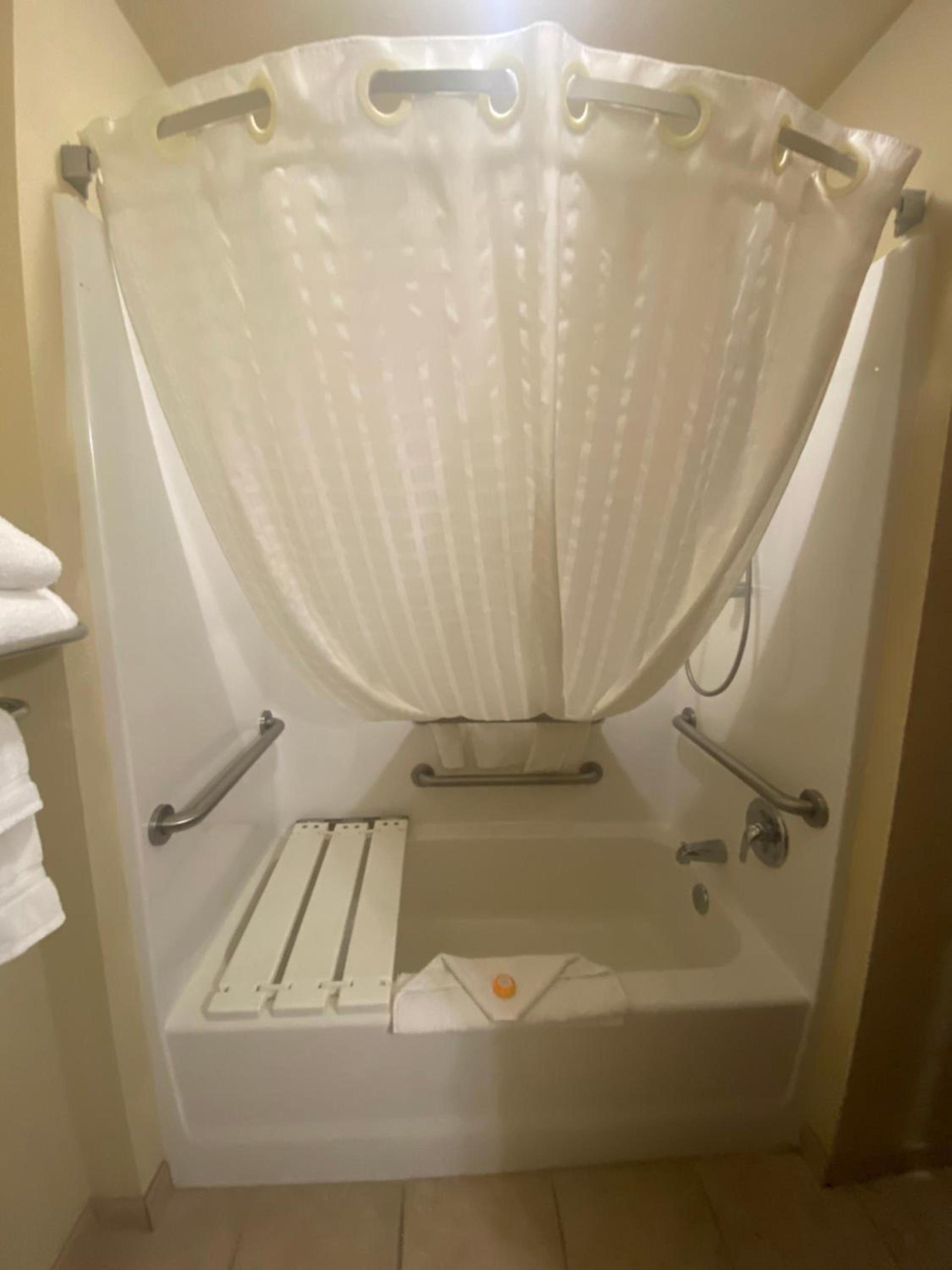 Cobblestone Hotel & Suites - Broken Bow photo 34