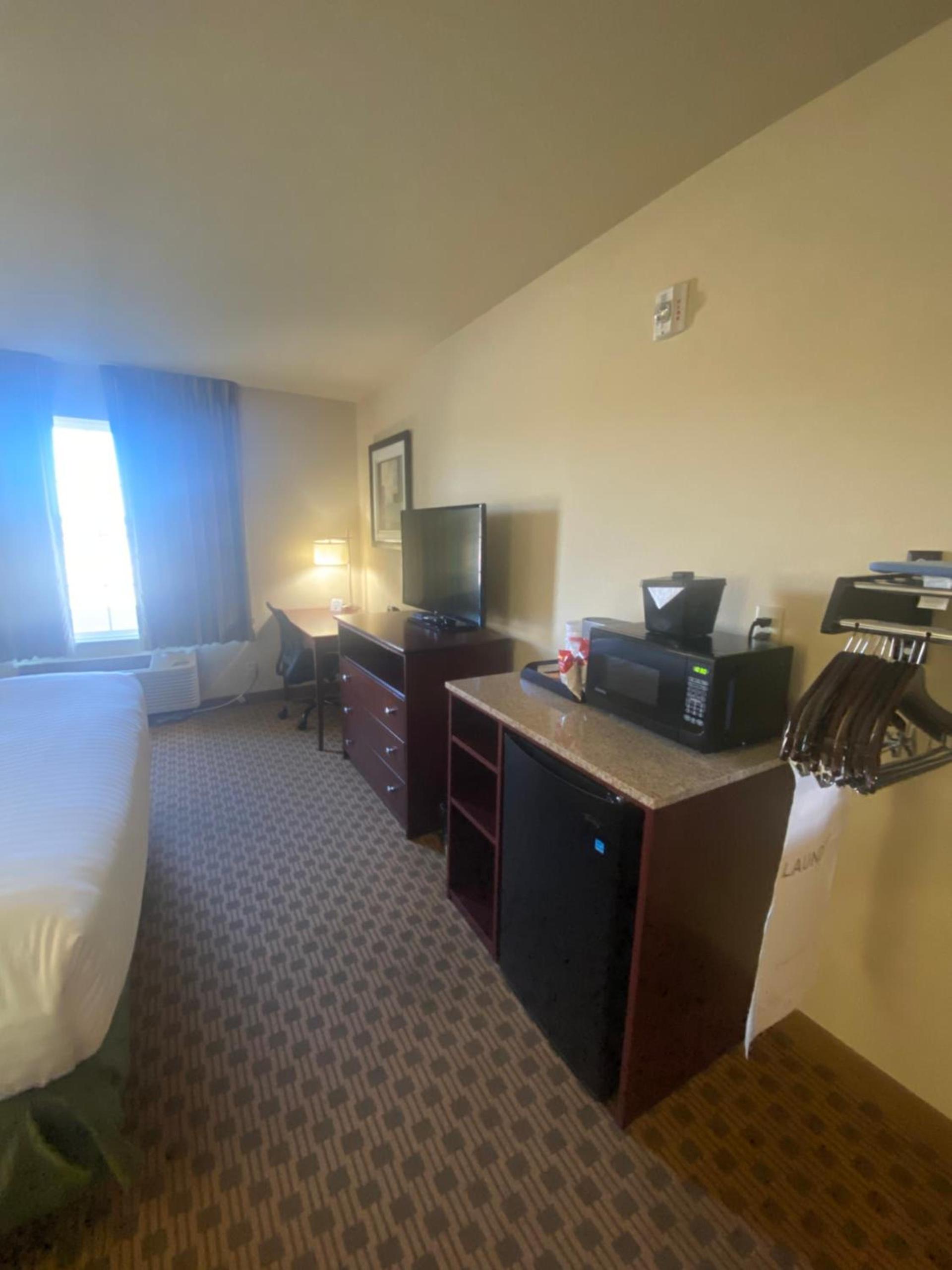 Cobblestone Hotel & Suites - Broken Bow photo 32