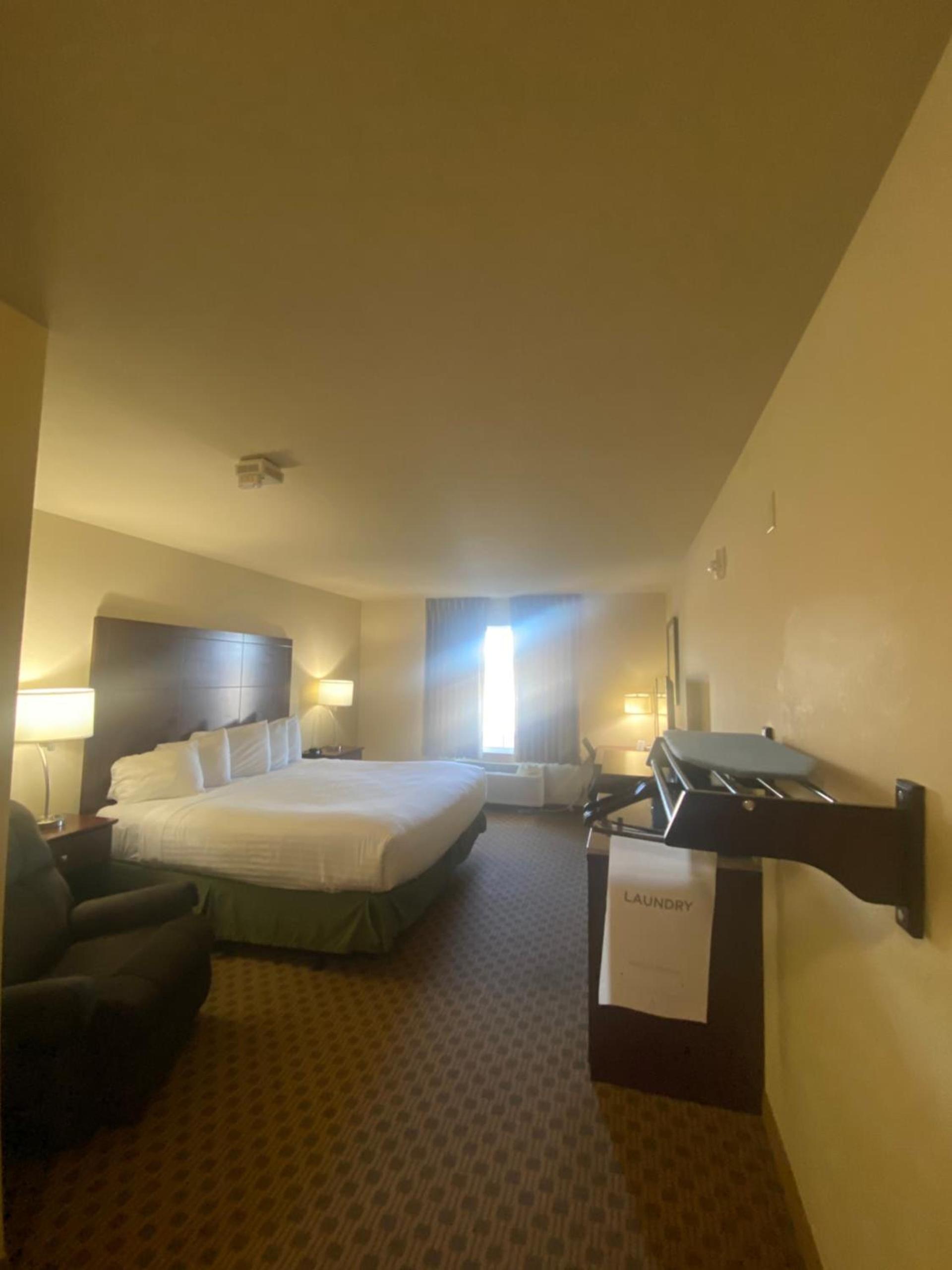 Cobblestone Hotel & Suites - Broken Bow photo 33