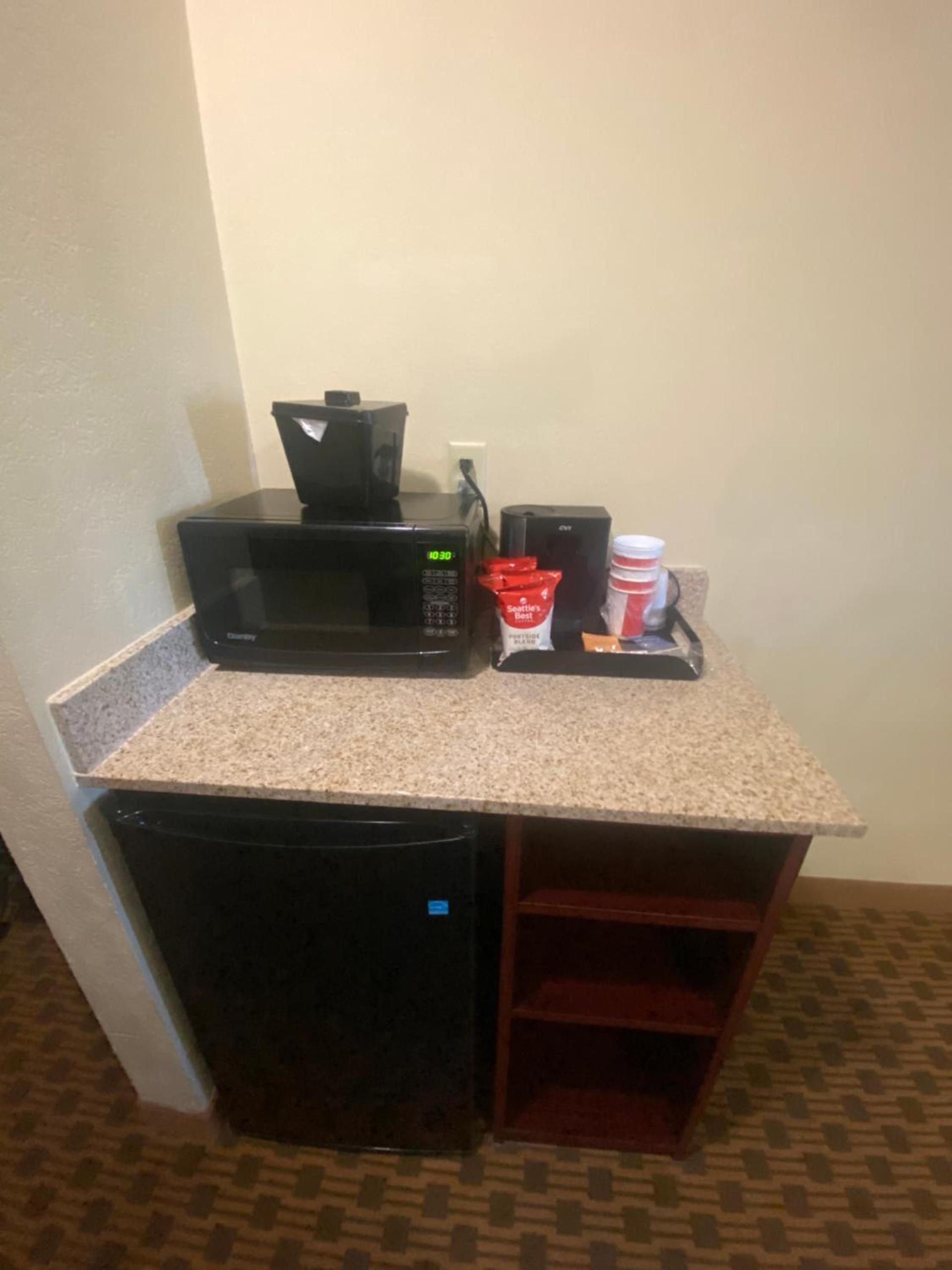 Cobblestone Hotel & Suites - Broken Bow photo 36