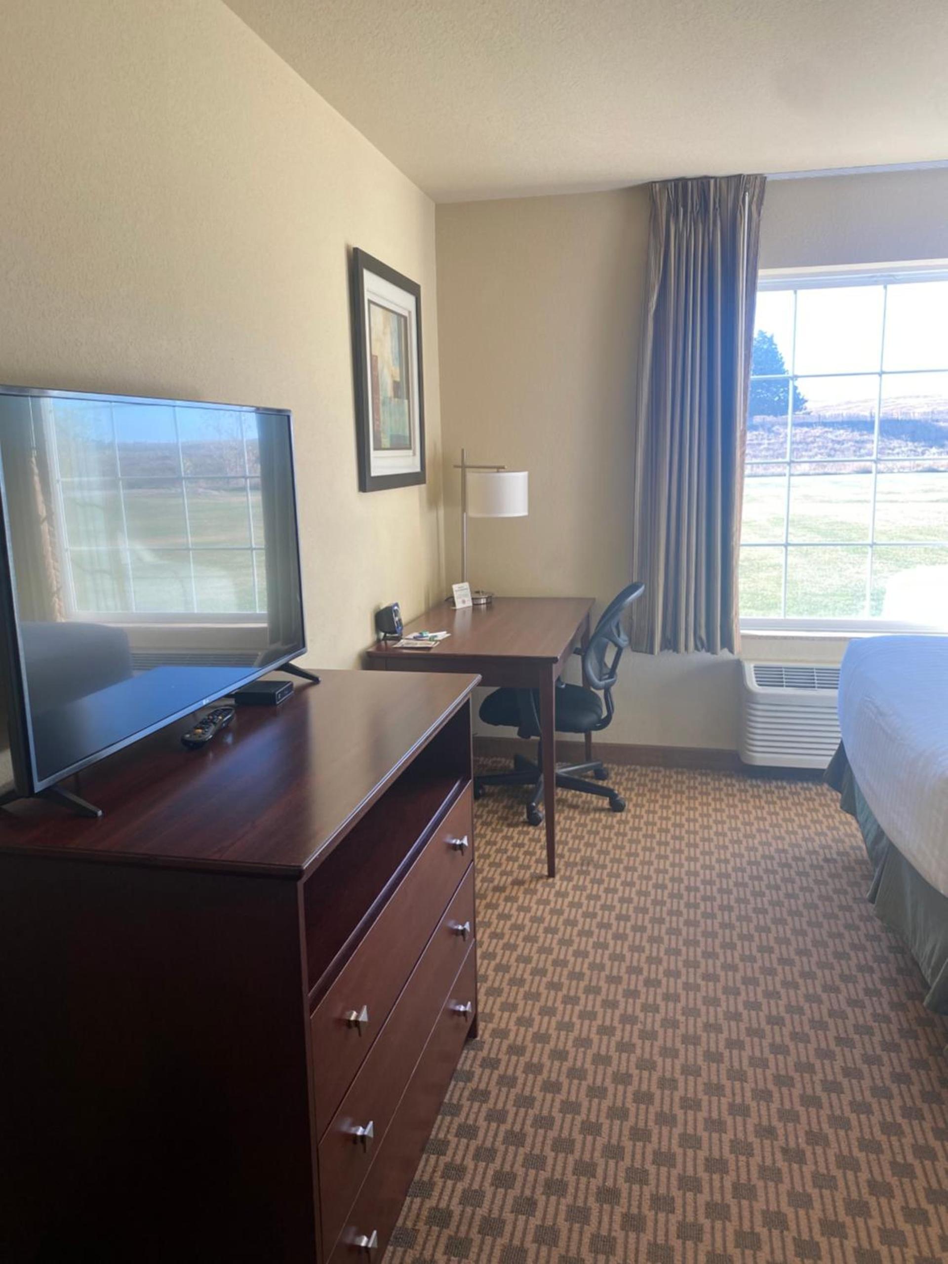 Cobblestone Hotel & Suites - Broken Bow photo 39