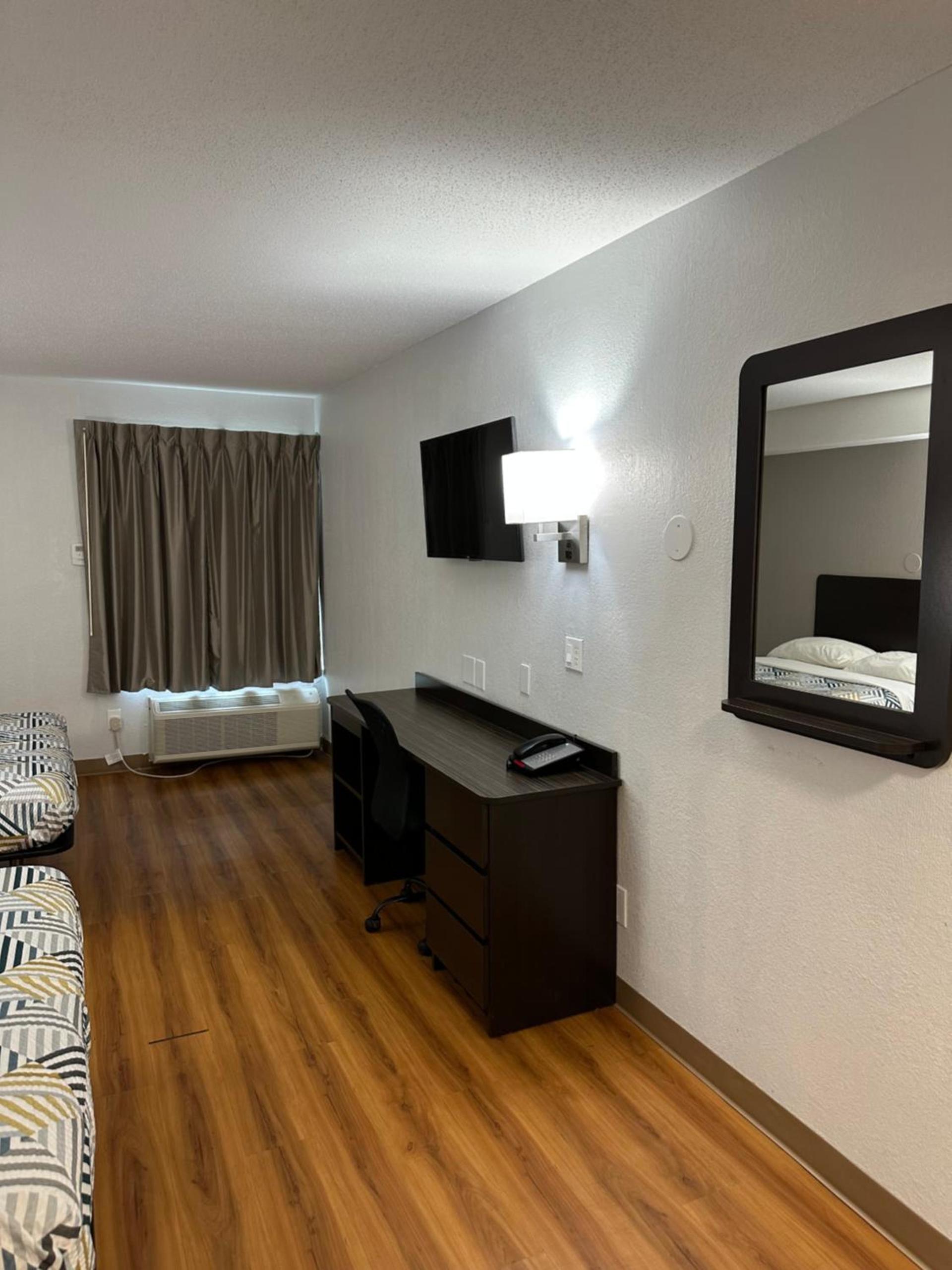Motel 6-Greensboro, NC - Airport photo 37