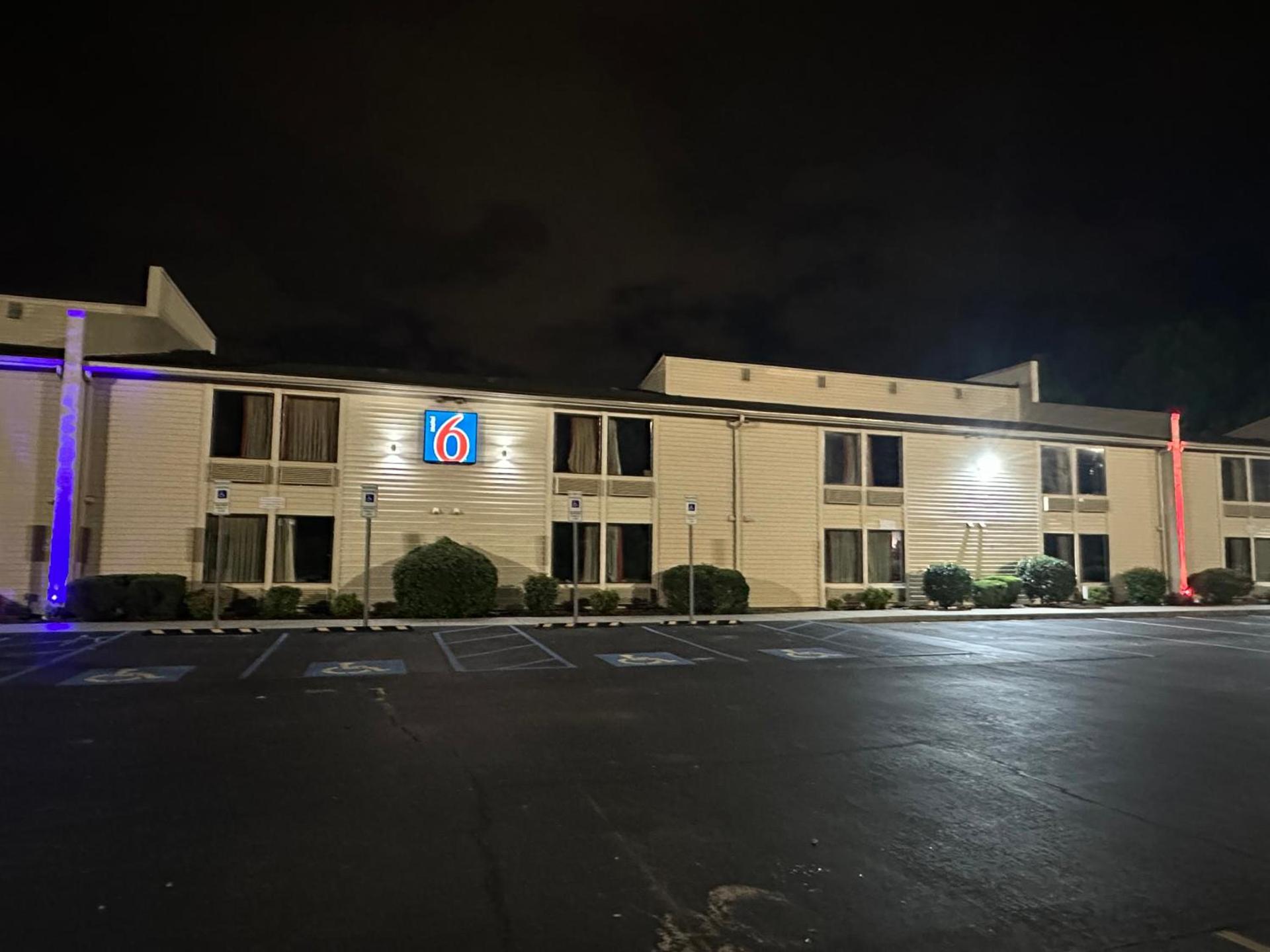 Motel 6-Greensboro, NC - Airport photo 51