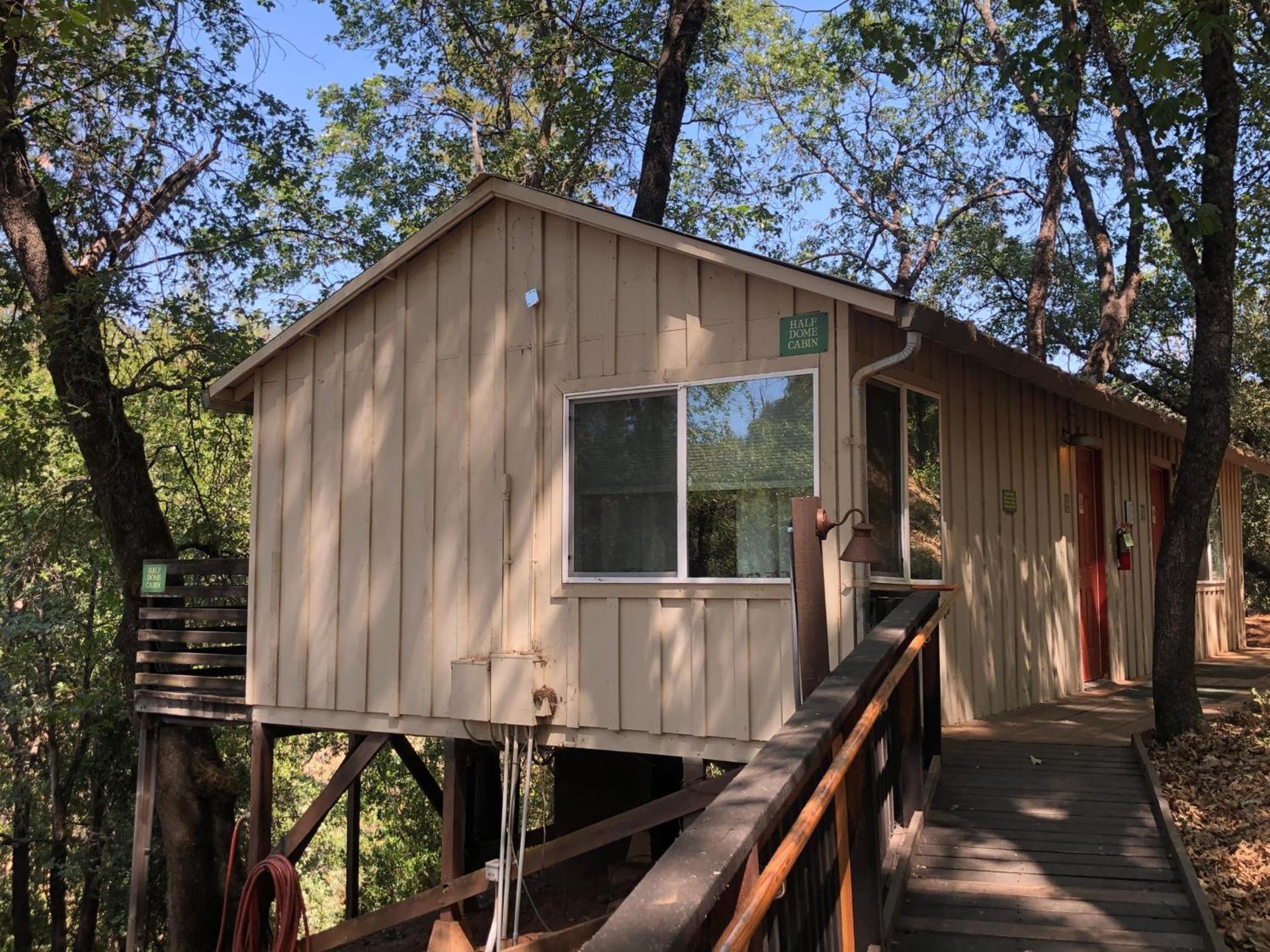 Yosemite Bug Rustic Mountain Resort photo 1