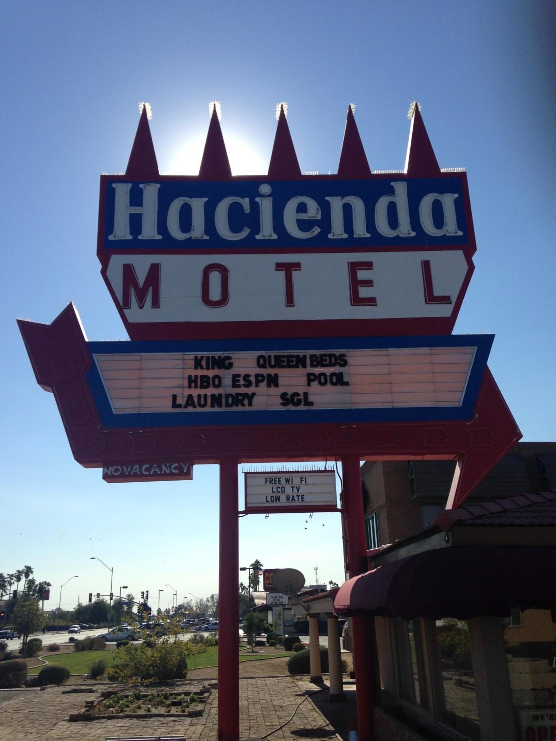 Hacienda Motel photo 26