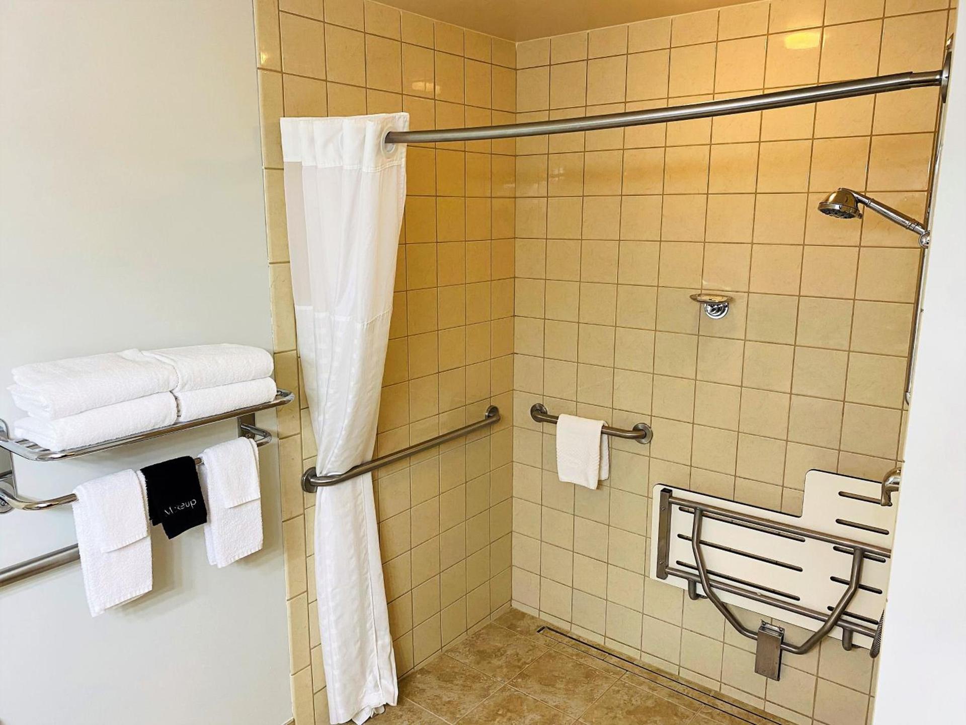 Quality Inn & Suites Sequim at Olympic National Park photo 33