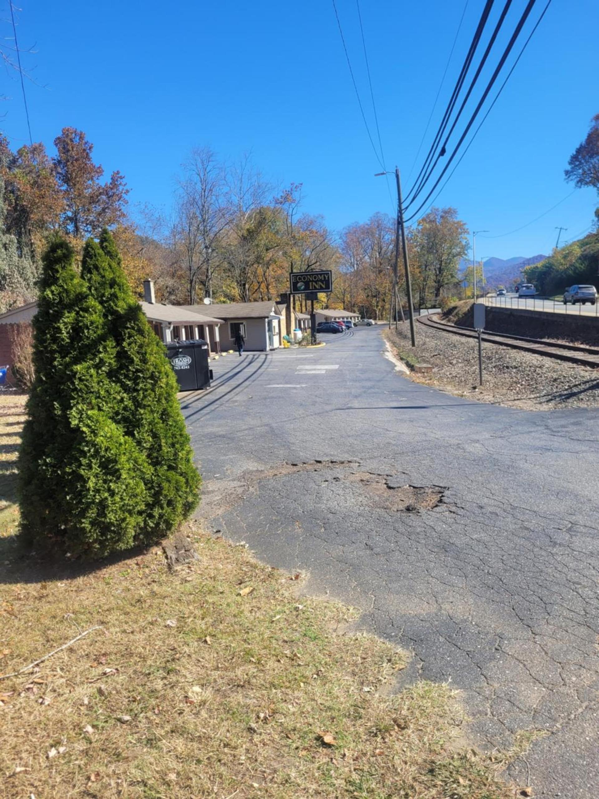 Economy Inn Sylva photo 17