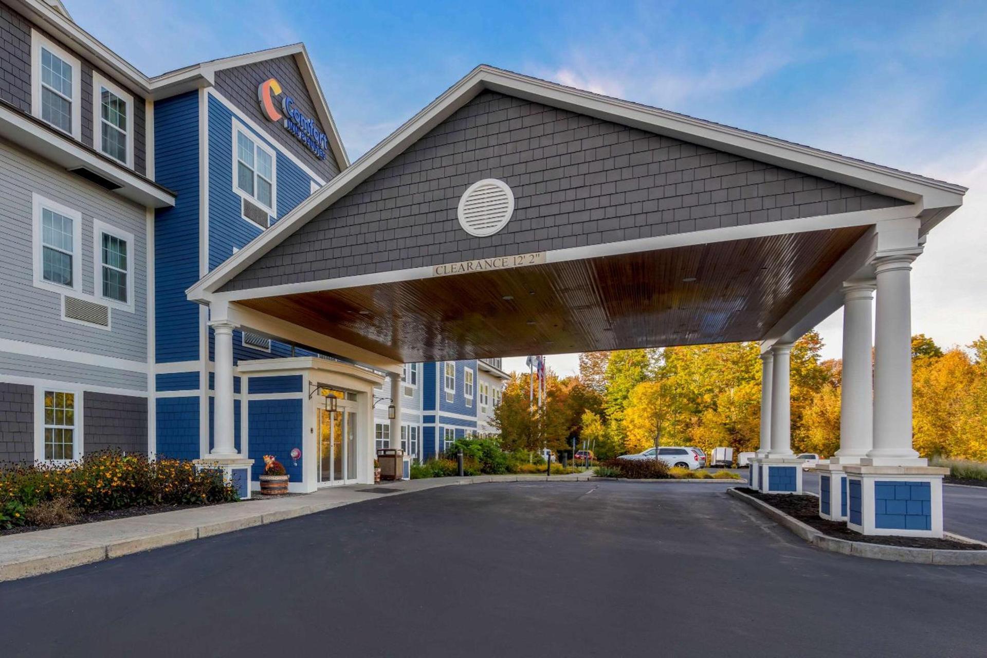 Comfort Inn & Suites Wilton photo 3