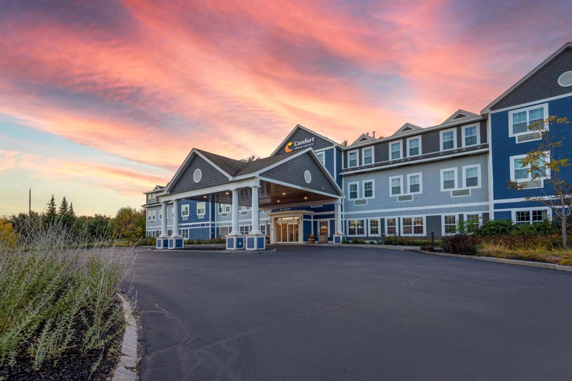 Comfort Inn & Suites Wilton photo 11