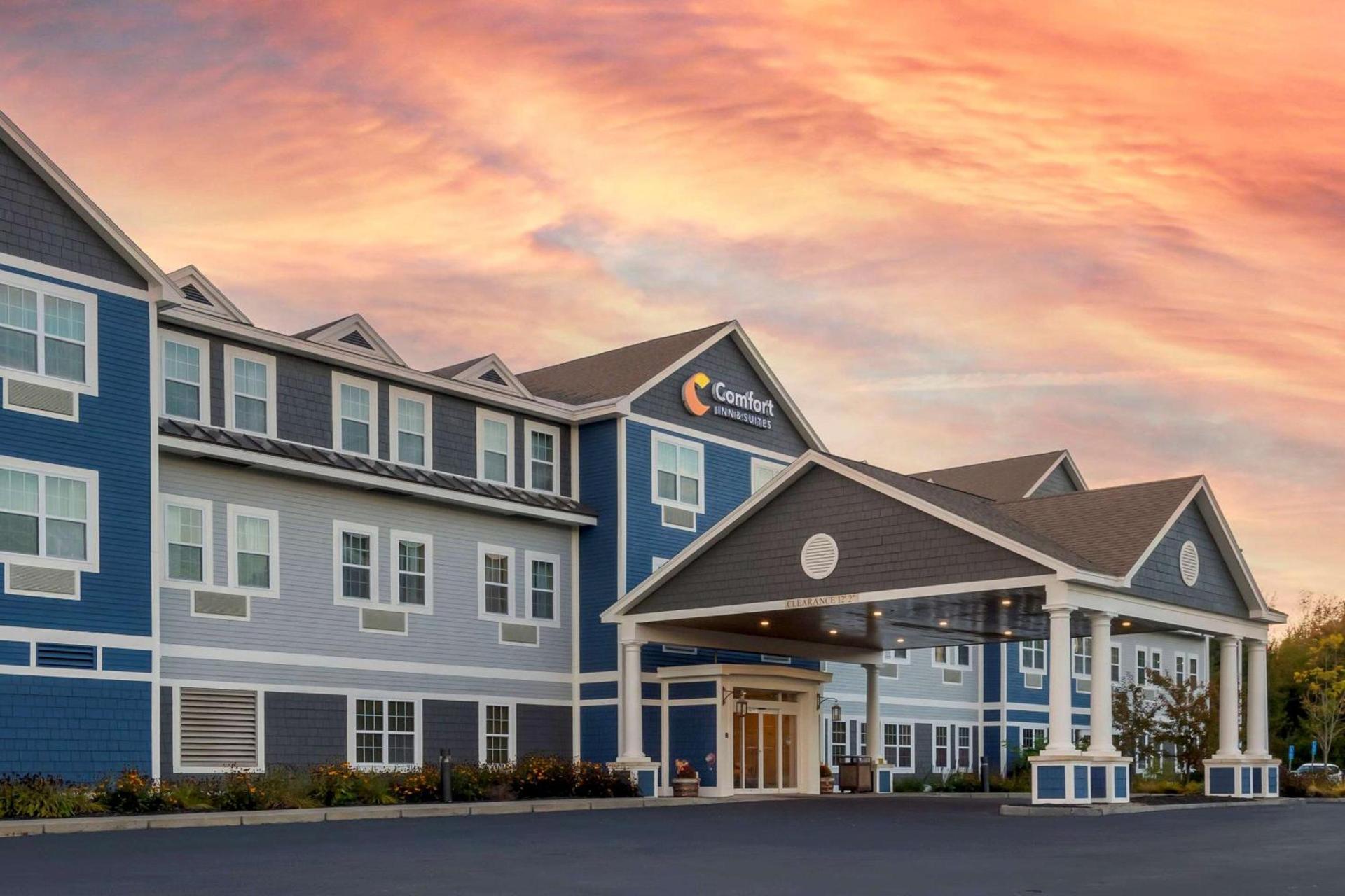 Comfort Inn & Suites Wilton photo 13