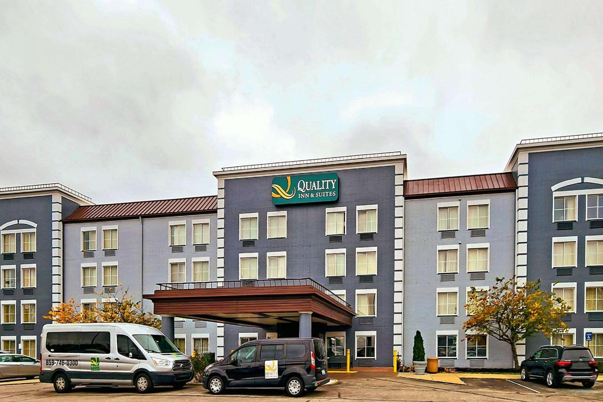 Quality Inn & Suites CVG Airport photo 2