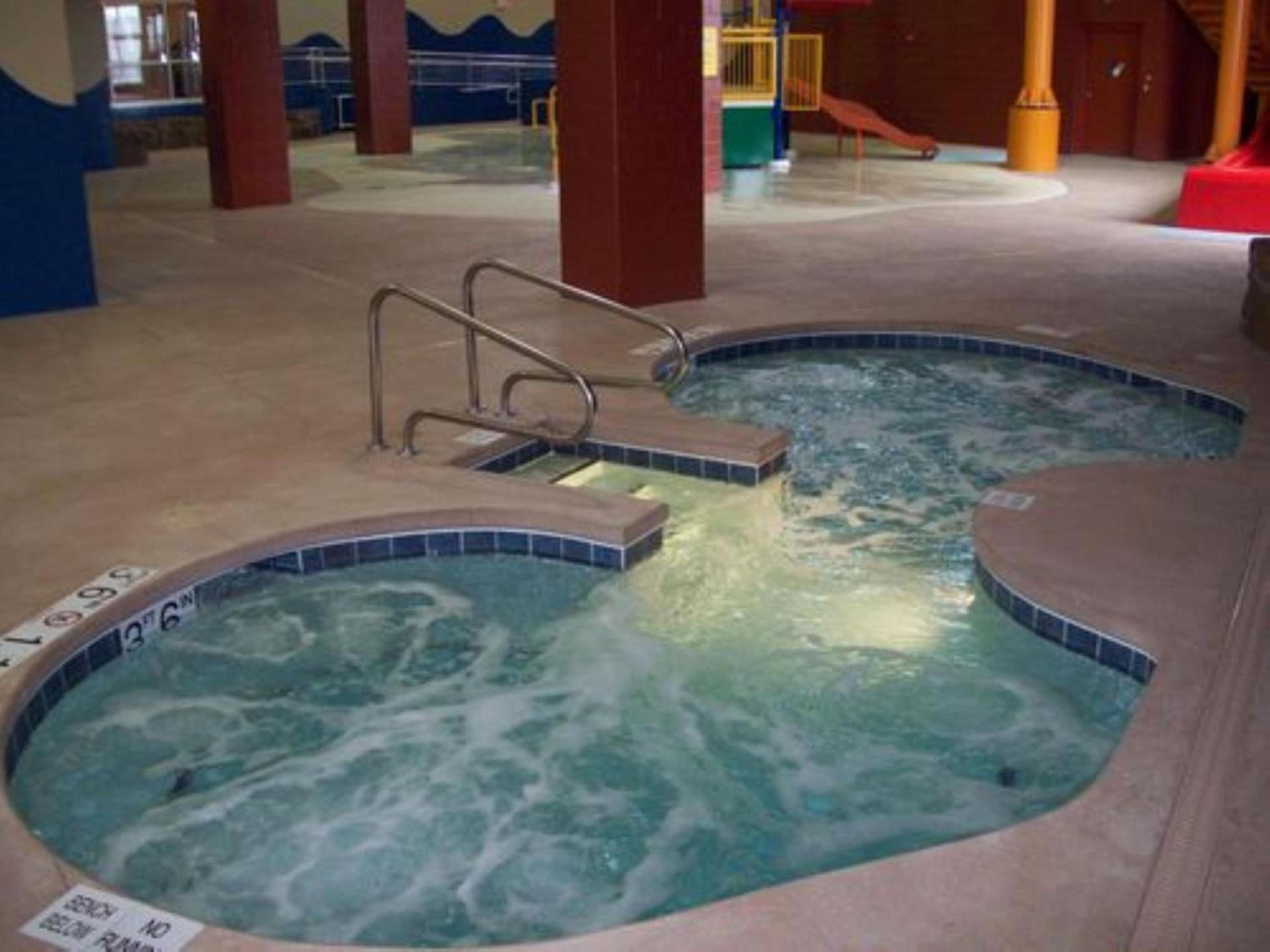 Holiday Inn Omaha Downtown - Waterpark by IHG photo 18