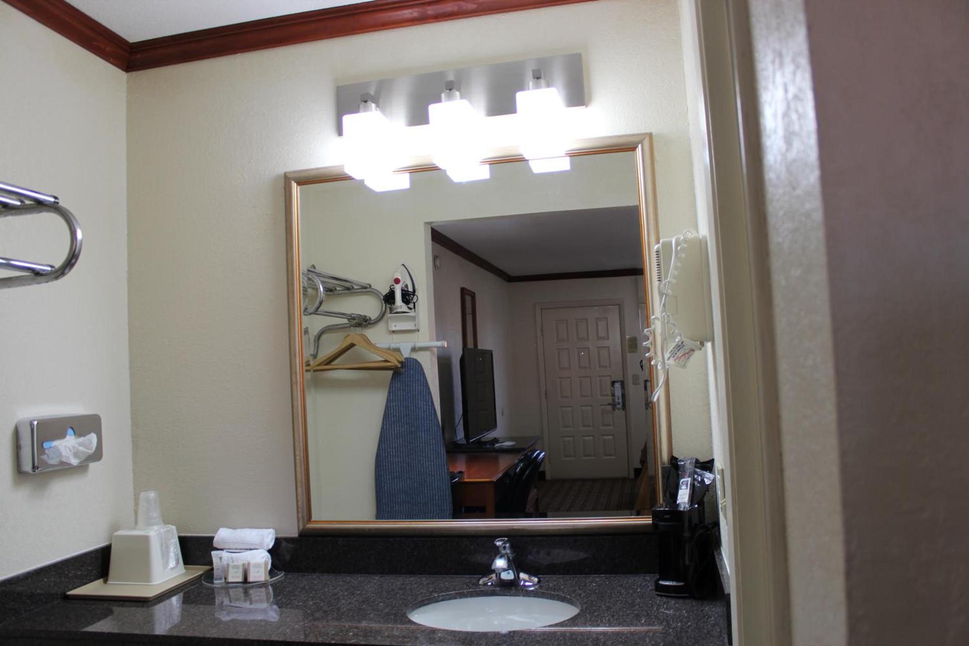 Sanger Inn photo 11
