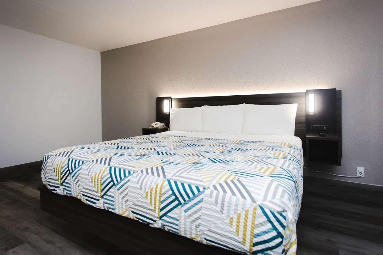 Studio 6 Houston TX Medical Center NRG Stadium photo 11