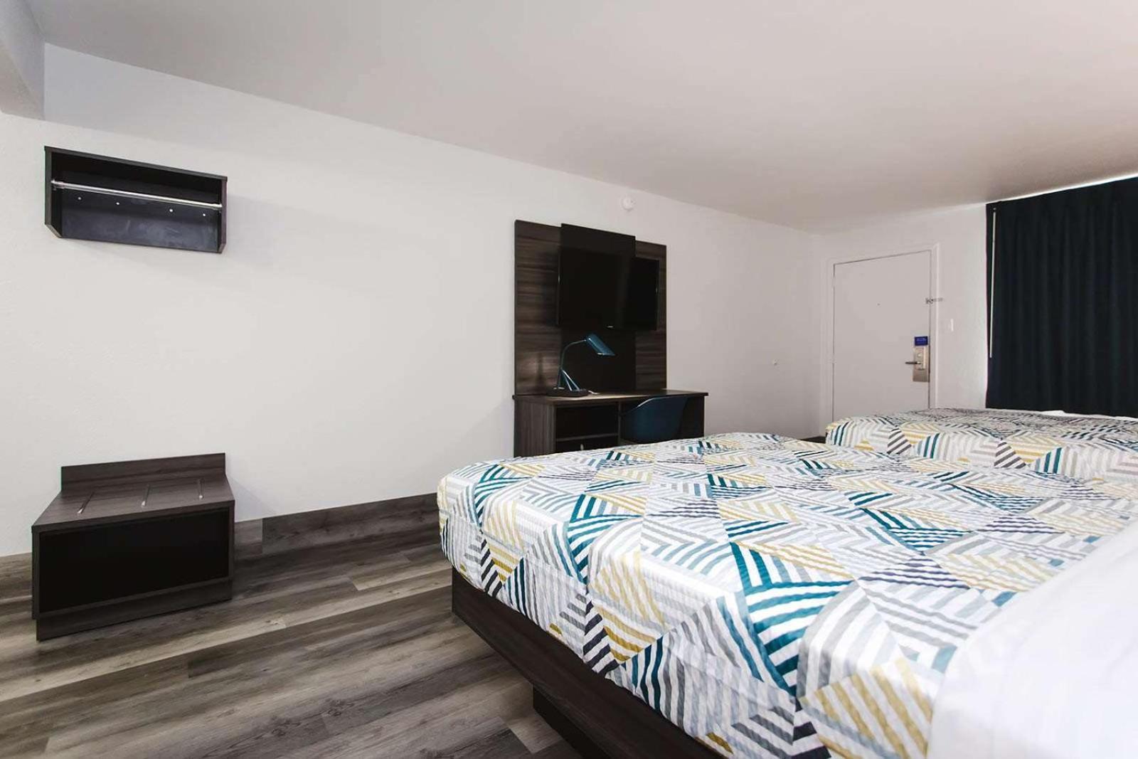 Studio 6 Houston TX Medical Center NRG Stadium photo 12