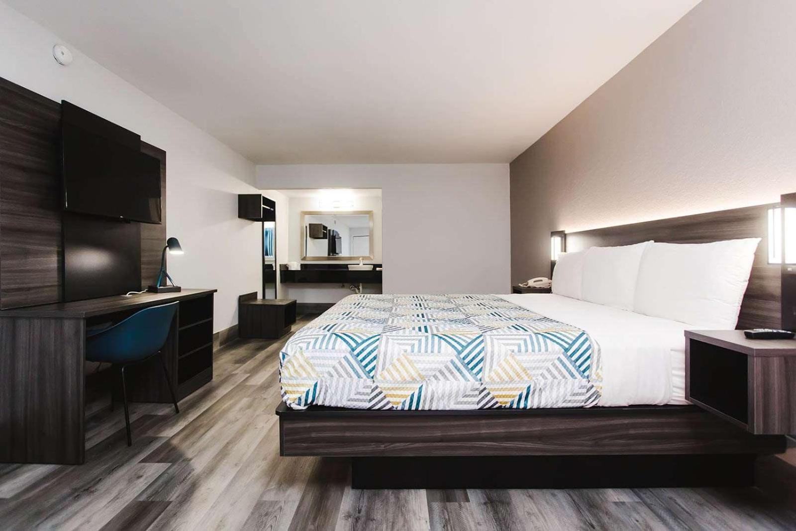 Studio 6 Houston TX Medical Center NRG Stadium photo 14