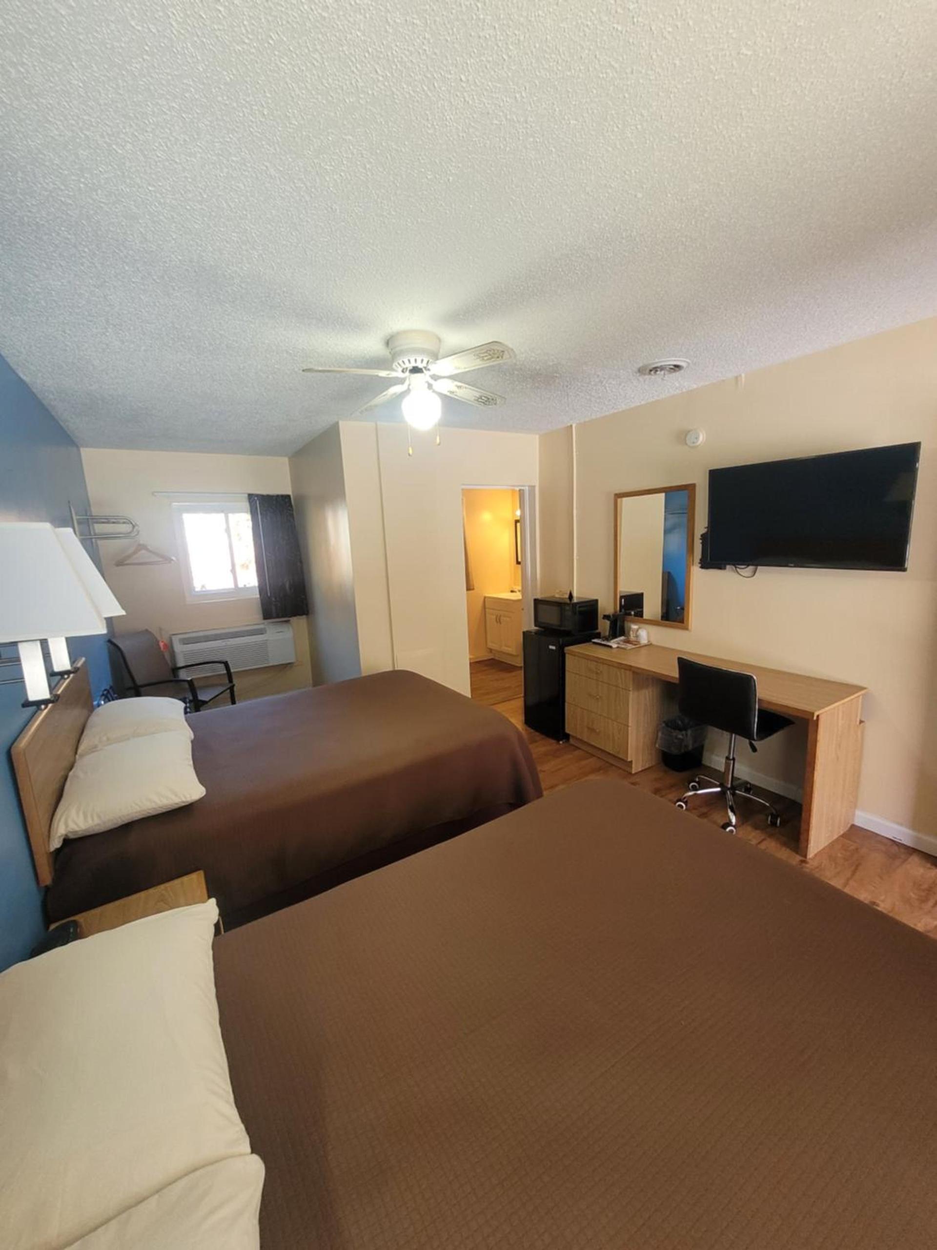 Economy Inn Sylva photo 9
