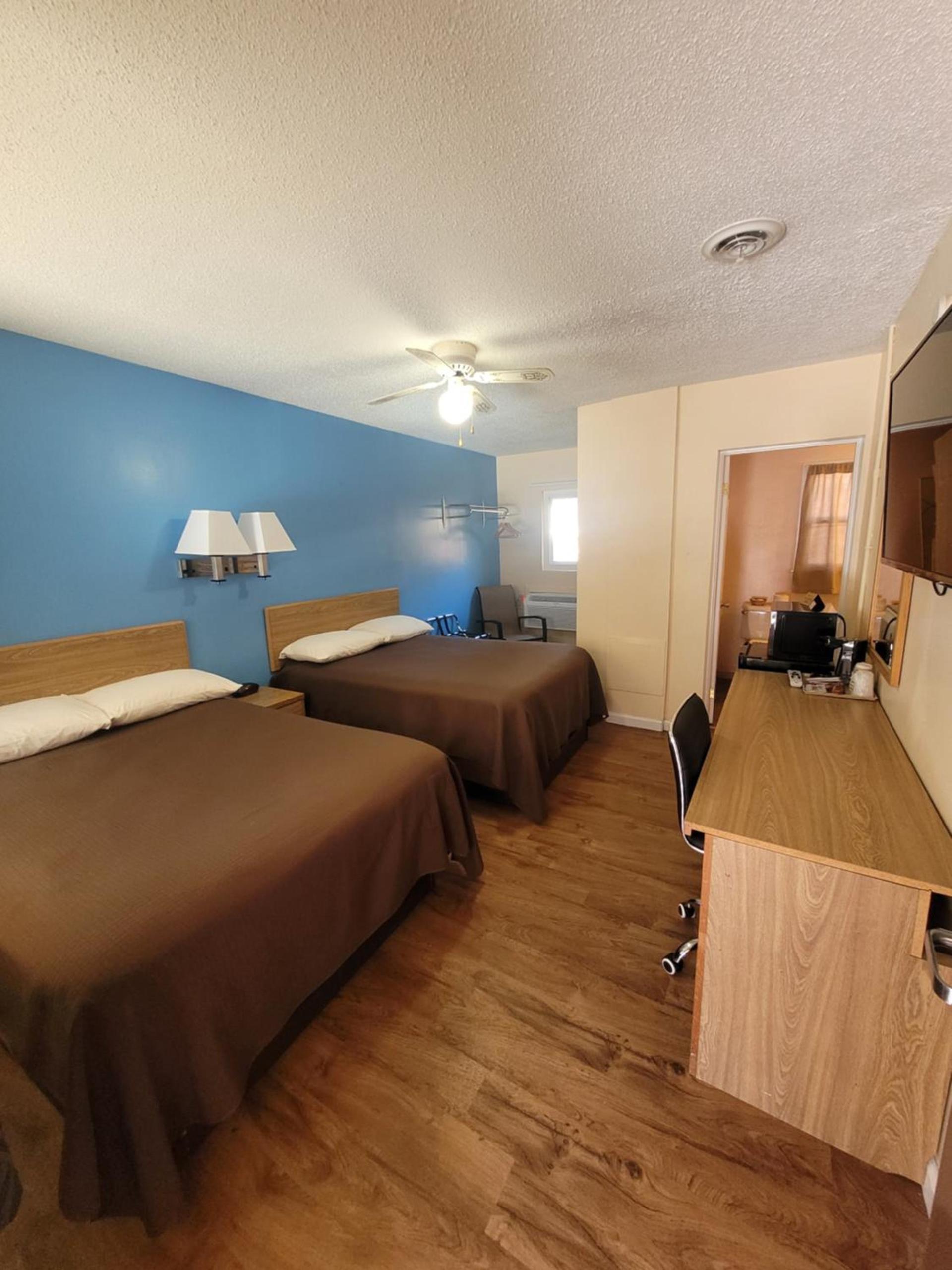 Economy Inn Sylva photo 21