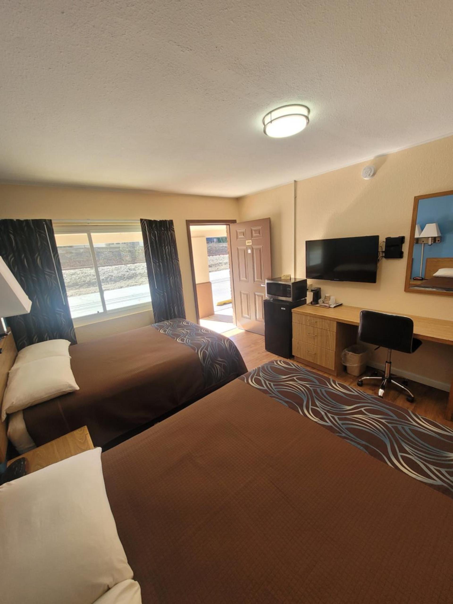 Economy Inn Sylva photo 3