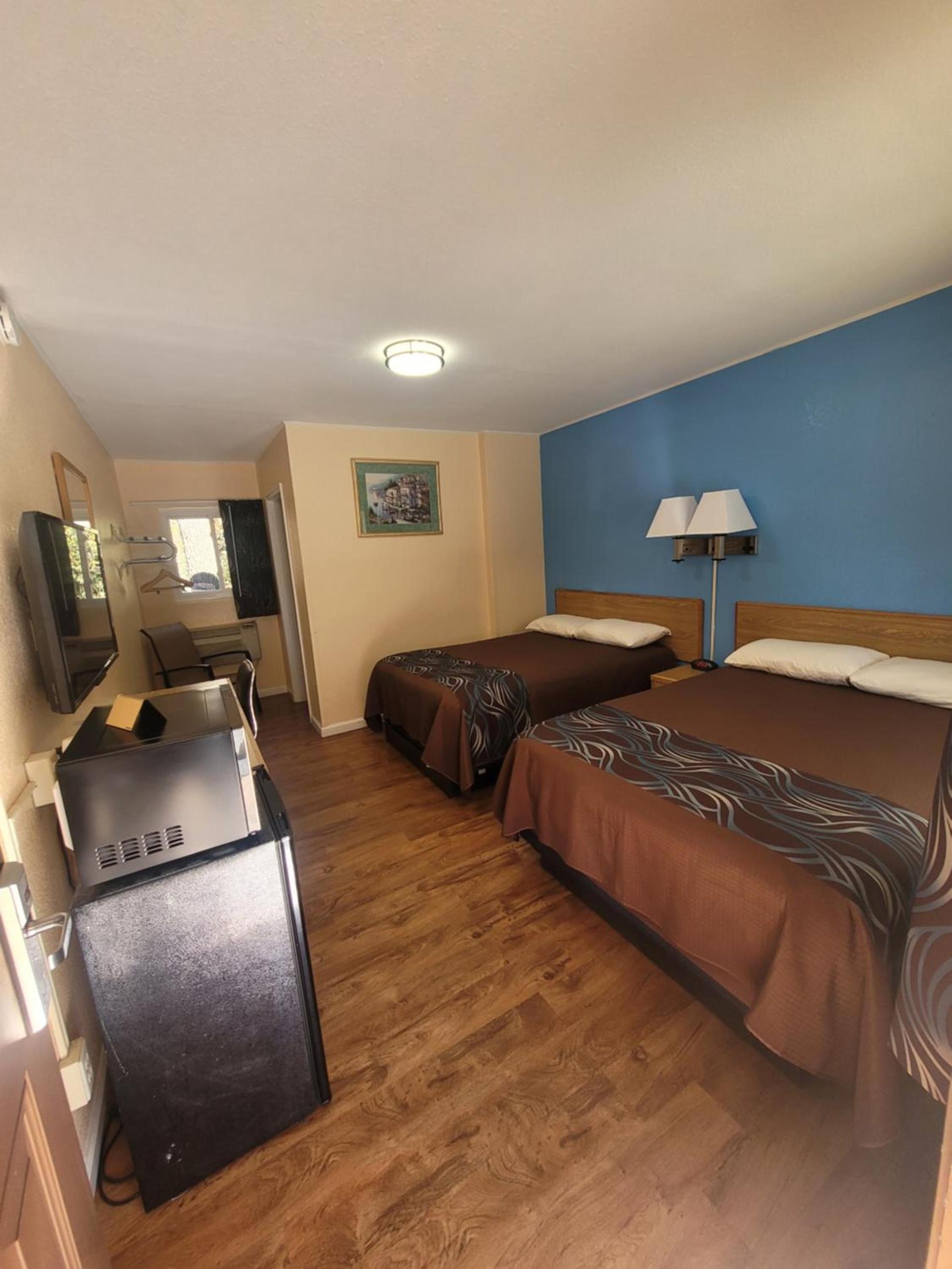 Economy Inn Sylva photo 6