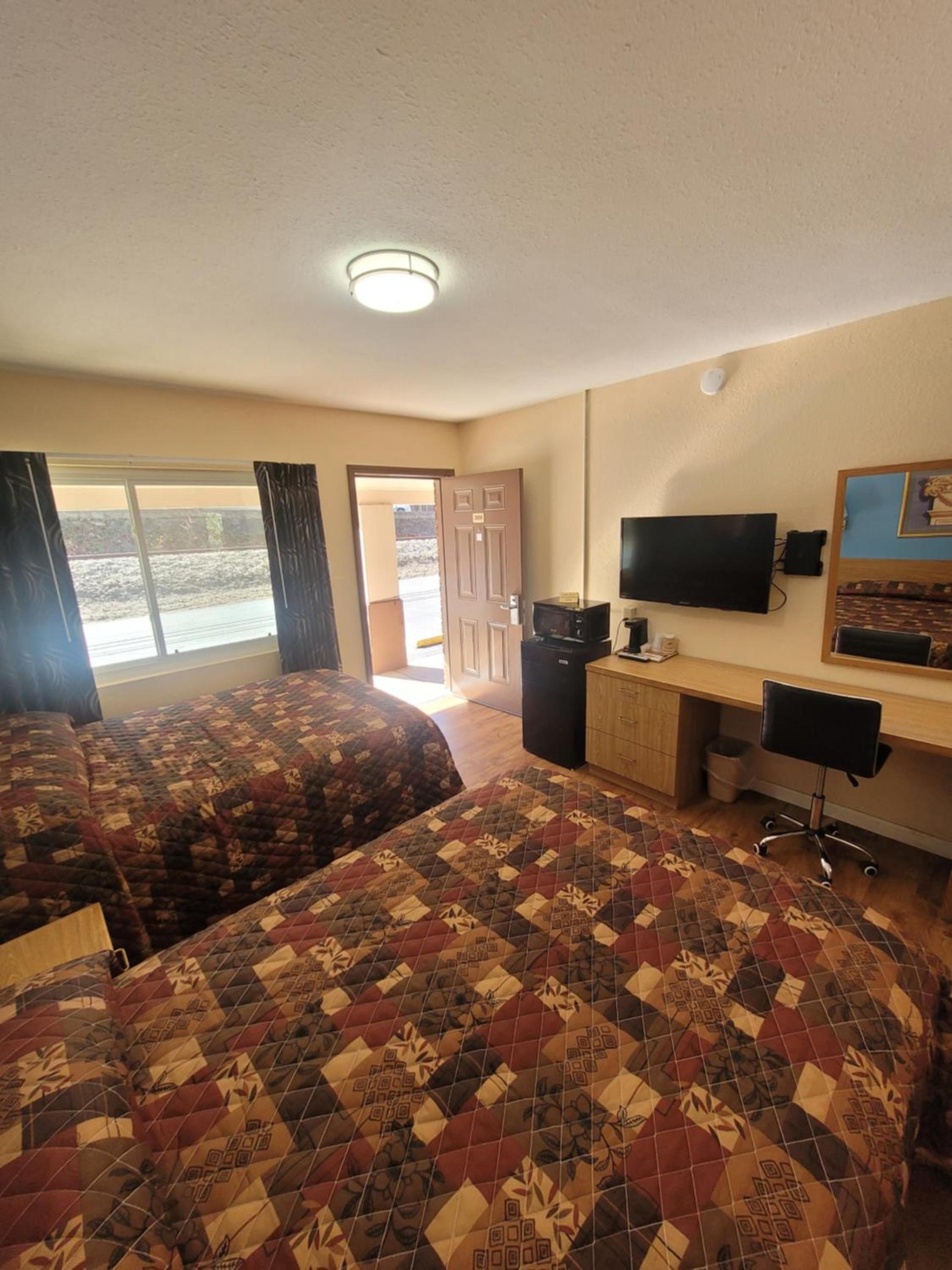 Economy Inn Sylva photo 34