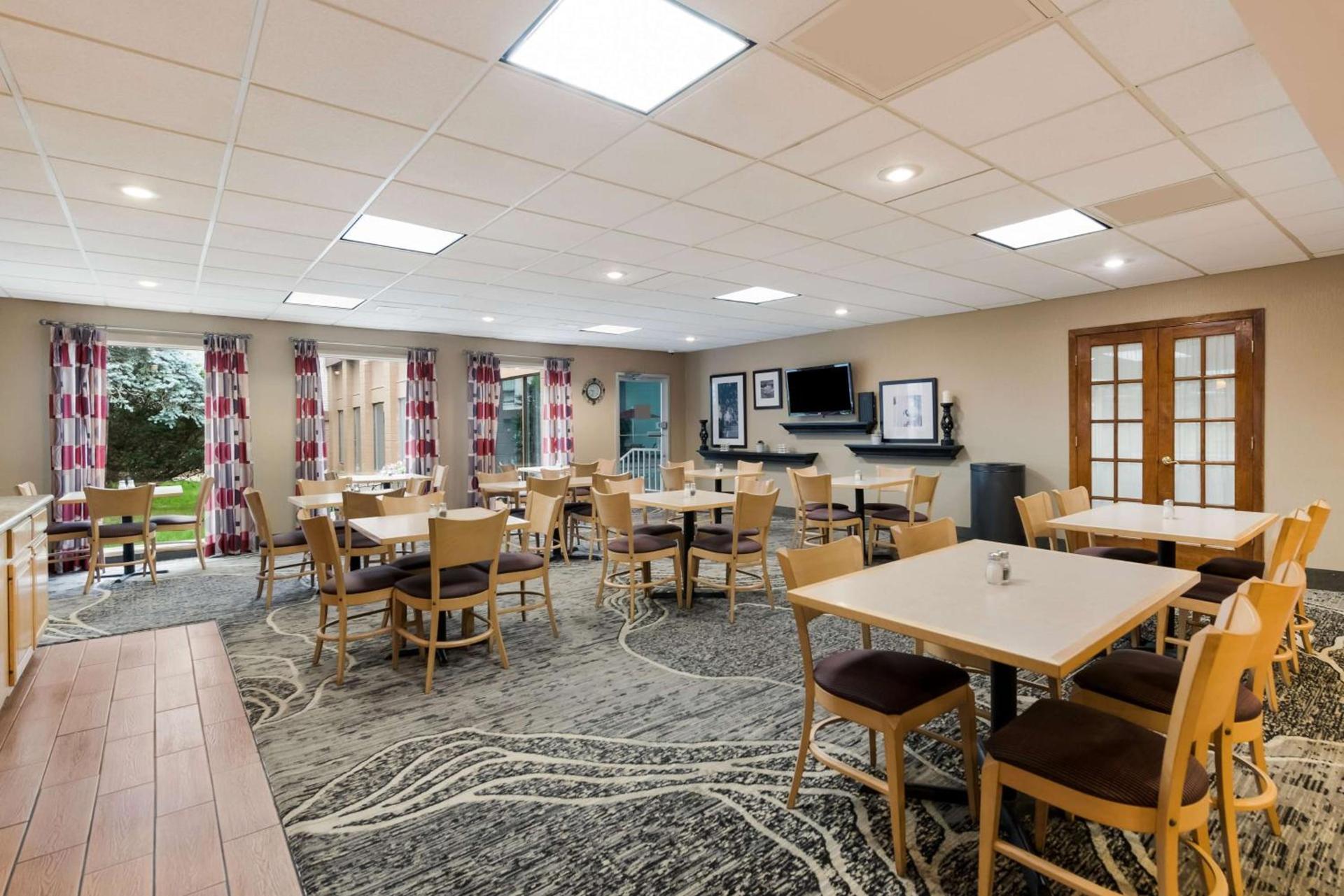 Best Western Holiday Lodge photo 34