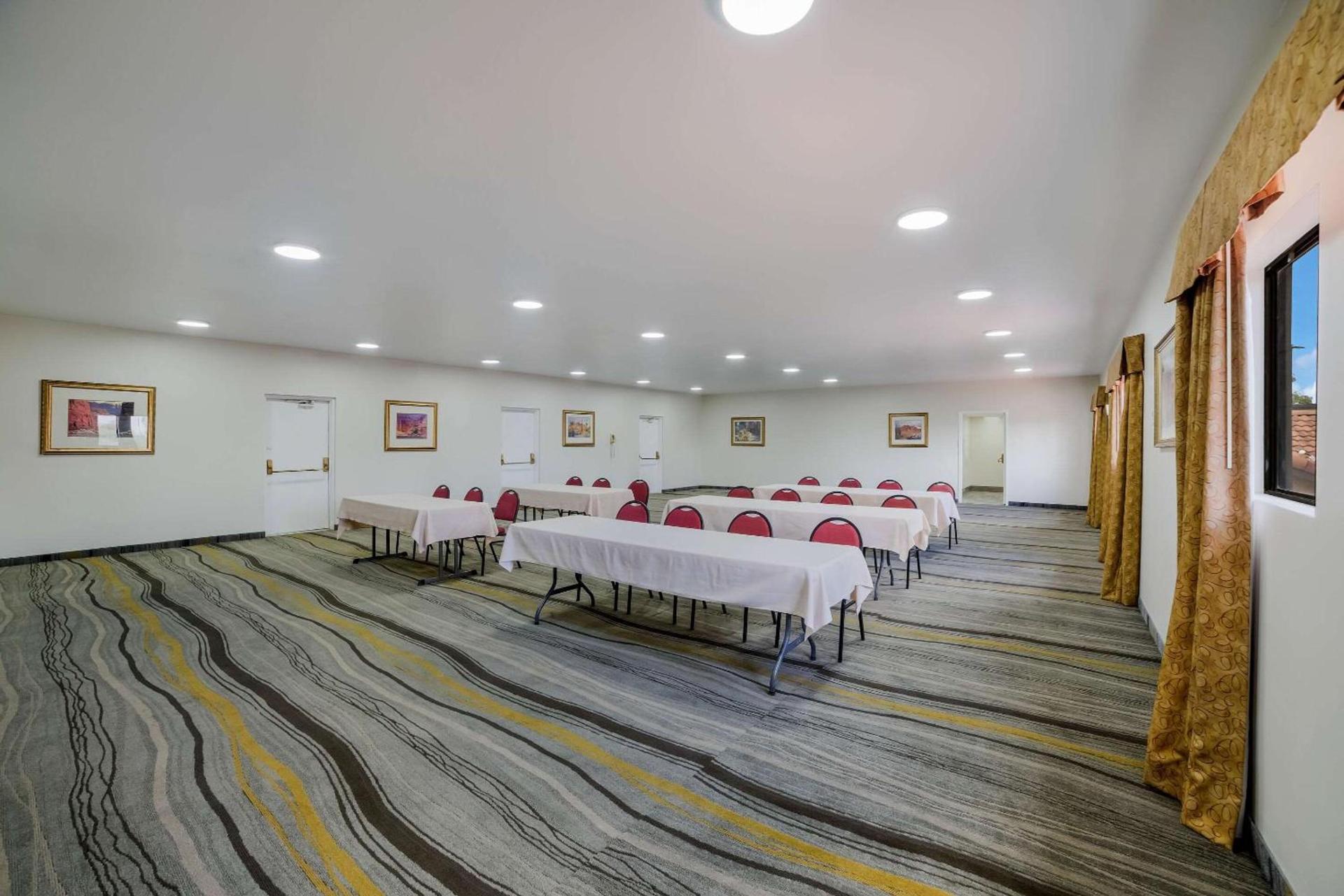 Quality Inn & Suites Goodyear - Phoenix West photo 26