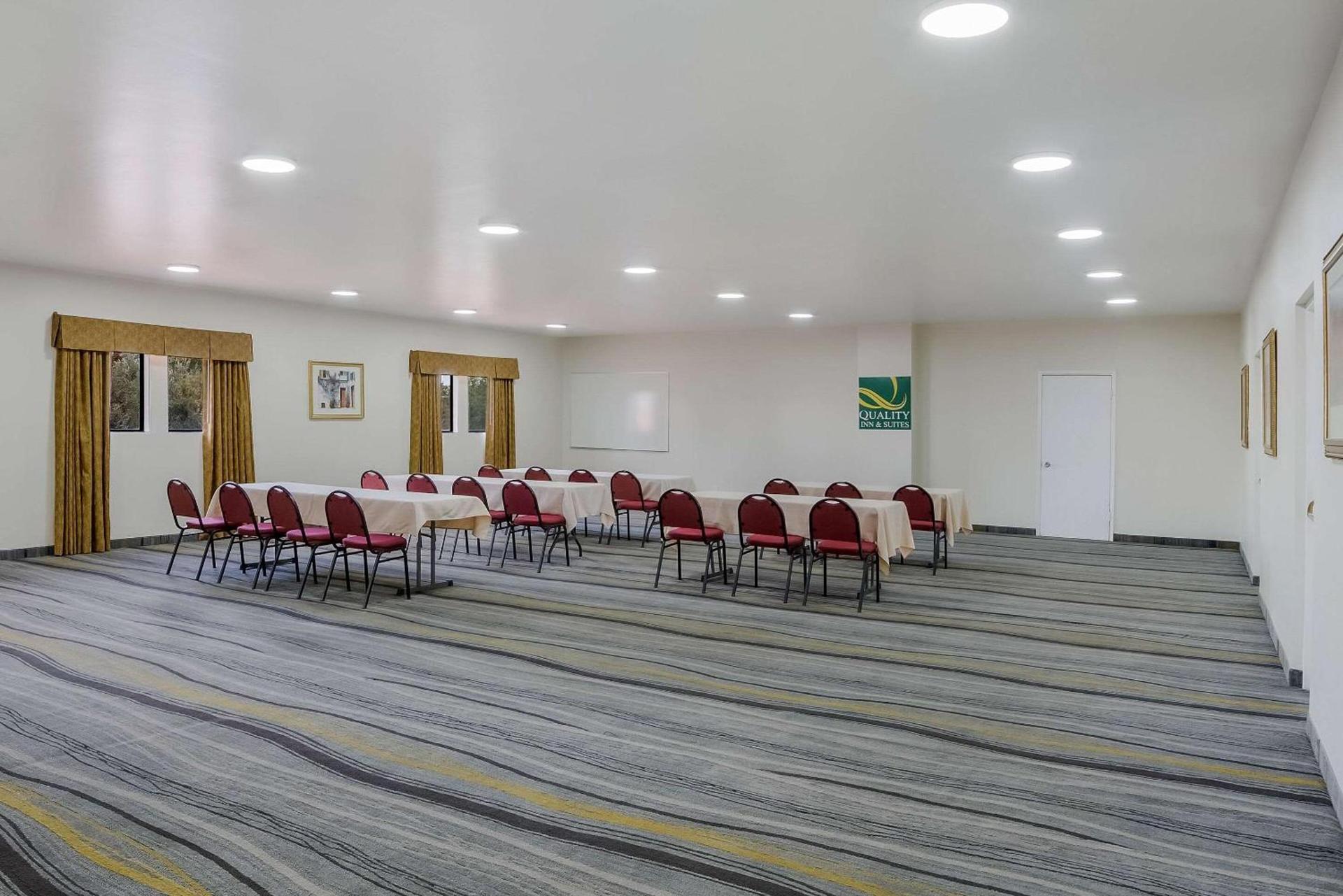 Quality Inn & Suites Goodyear - Phoenix West photo 25