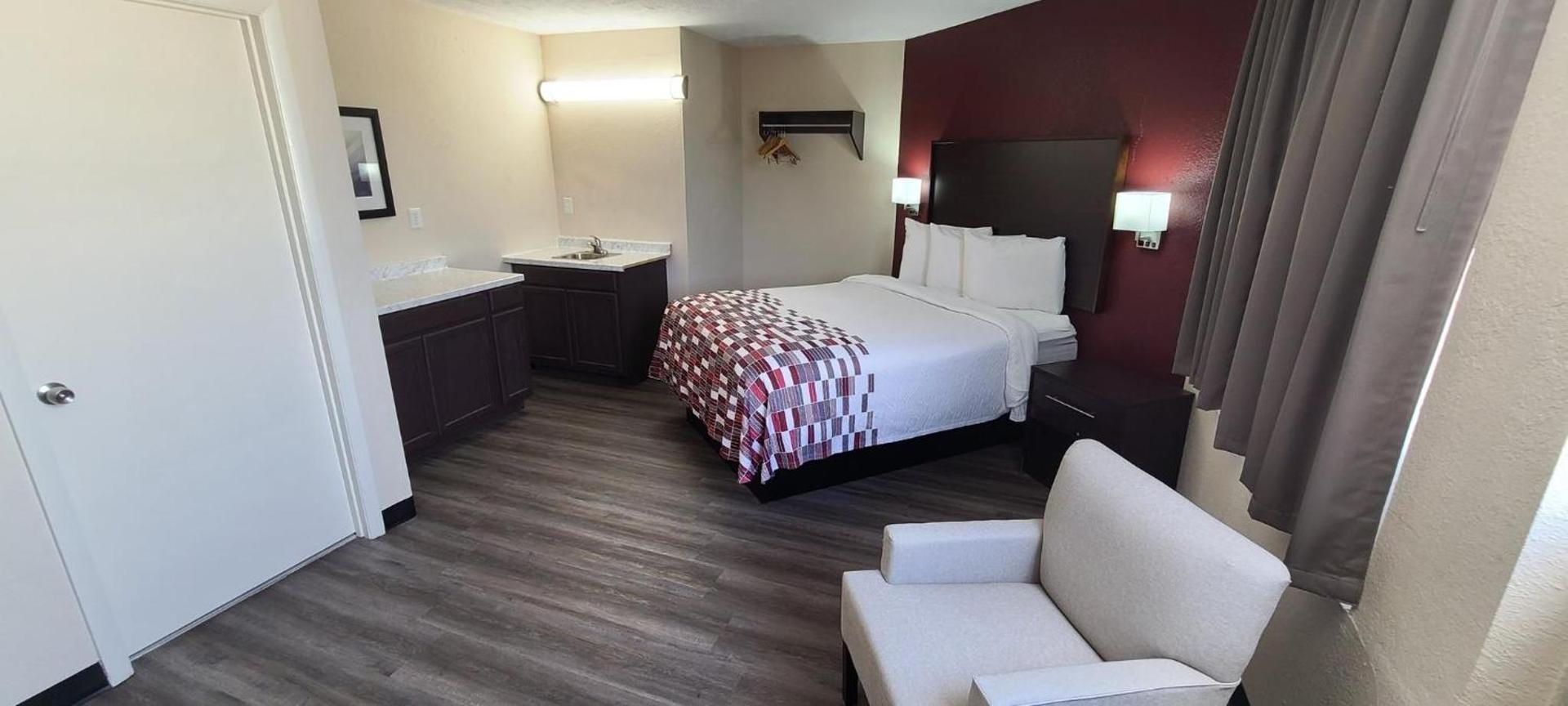 Red Roof Inn Dillon, SC photo 30
