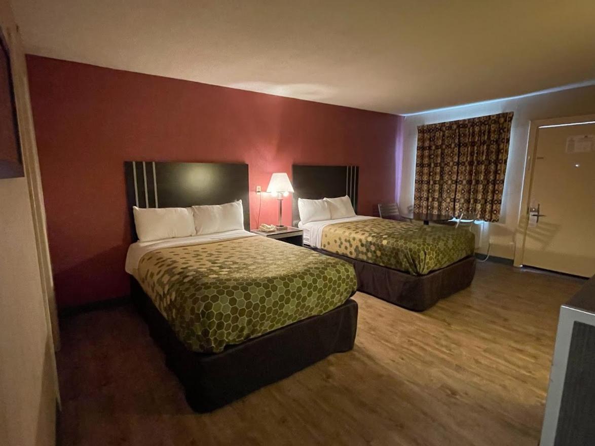 Economy Inn photo 12