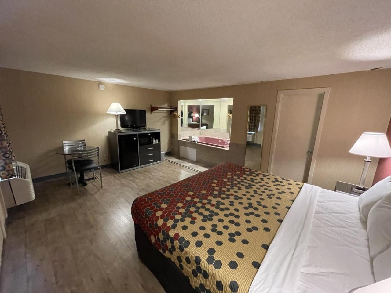 Economy Inn photo 4