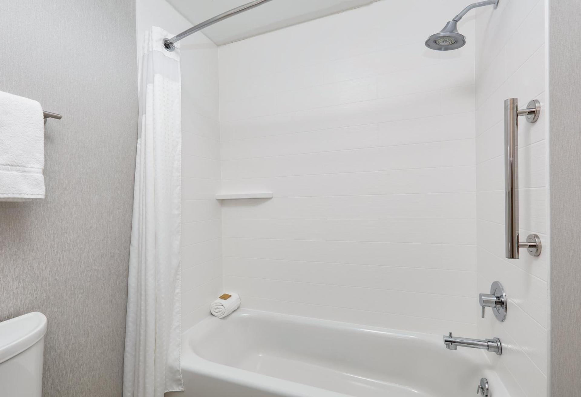 Holiday Inn Express Scottsbluff - Gering by IHG photo 17