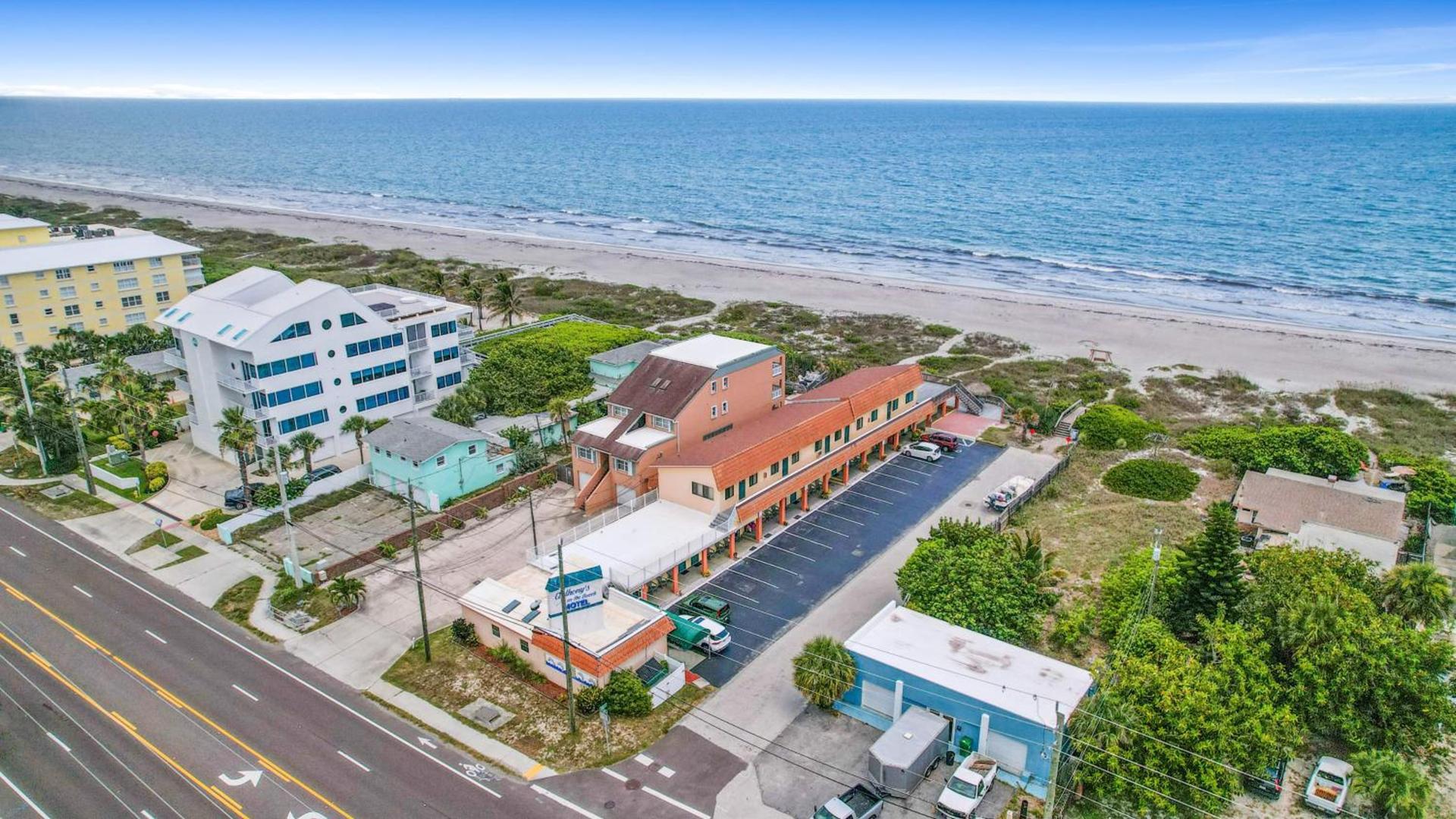 Anthony's on the Beach — hotel in Cocoa Beach