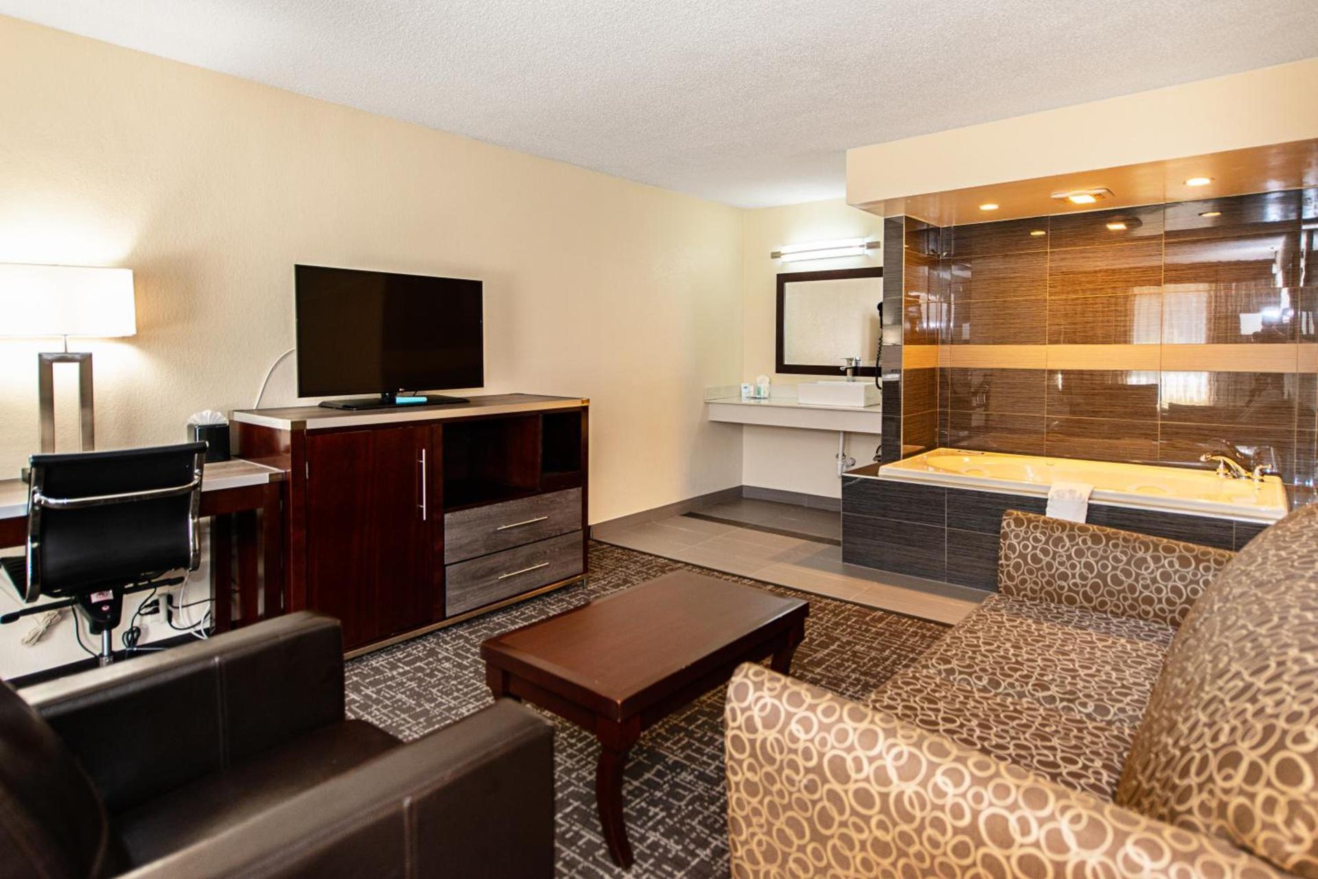 New Hope Inn & Suites photo 14