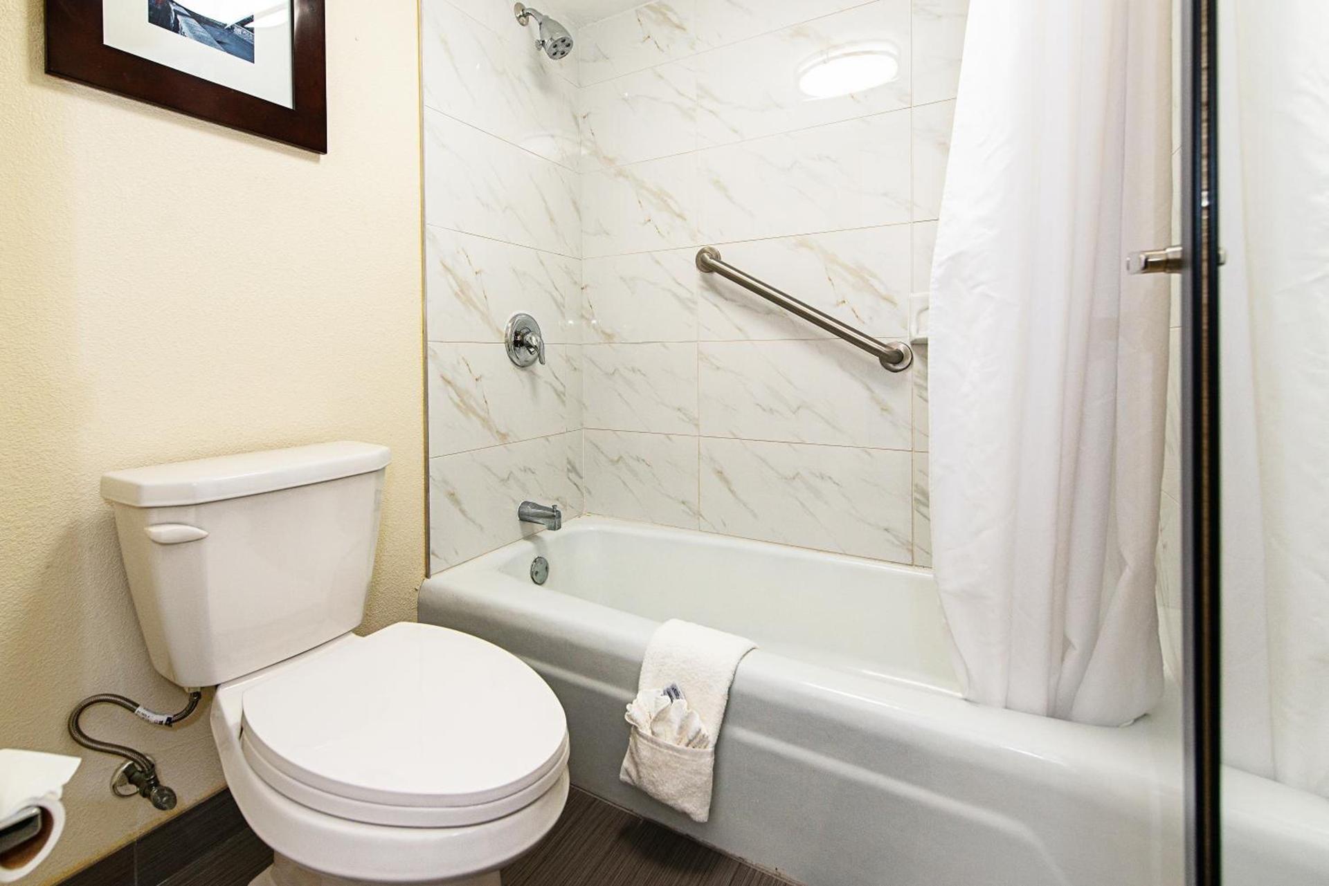 New Hope Inn & Suites photo 17