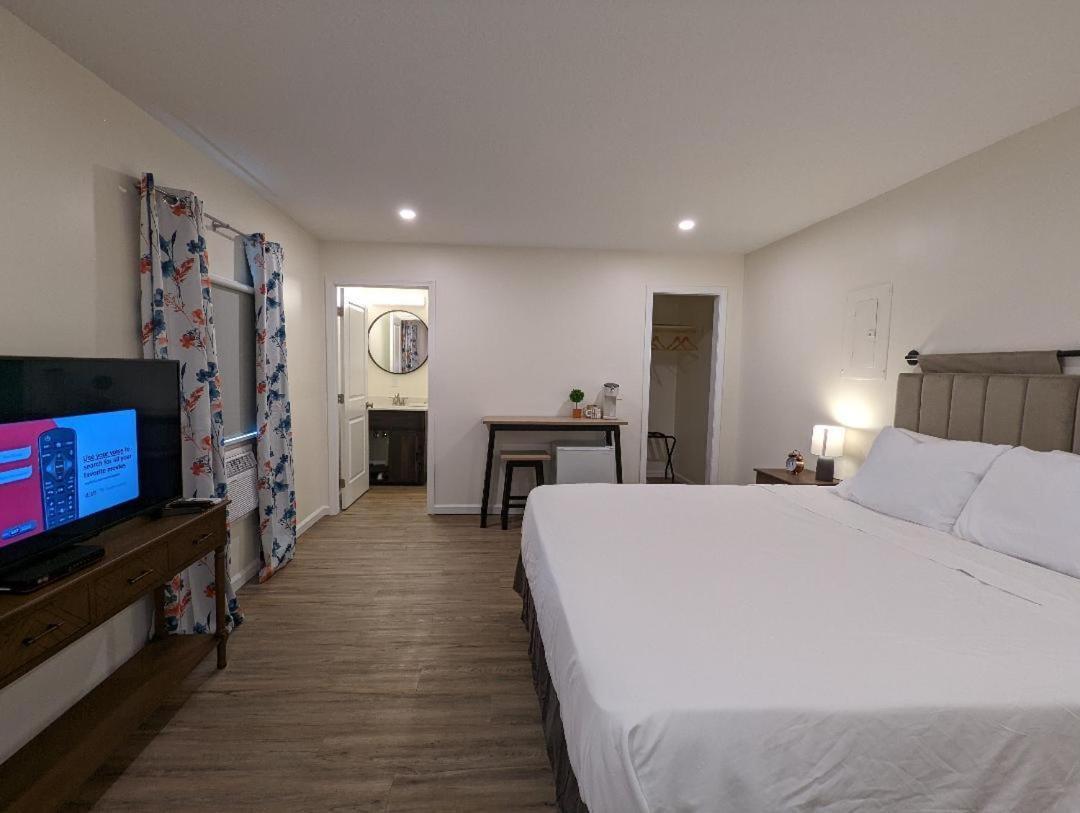 The Honey Bee Motel photo 9
