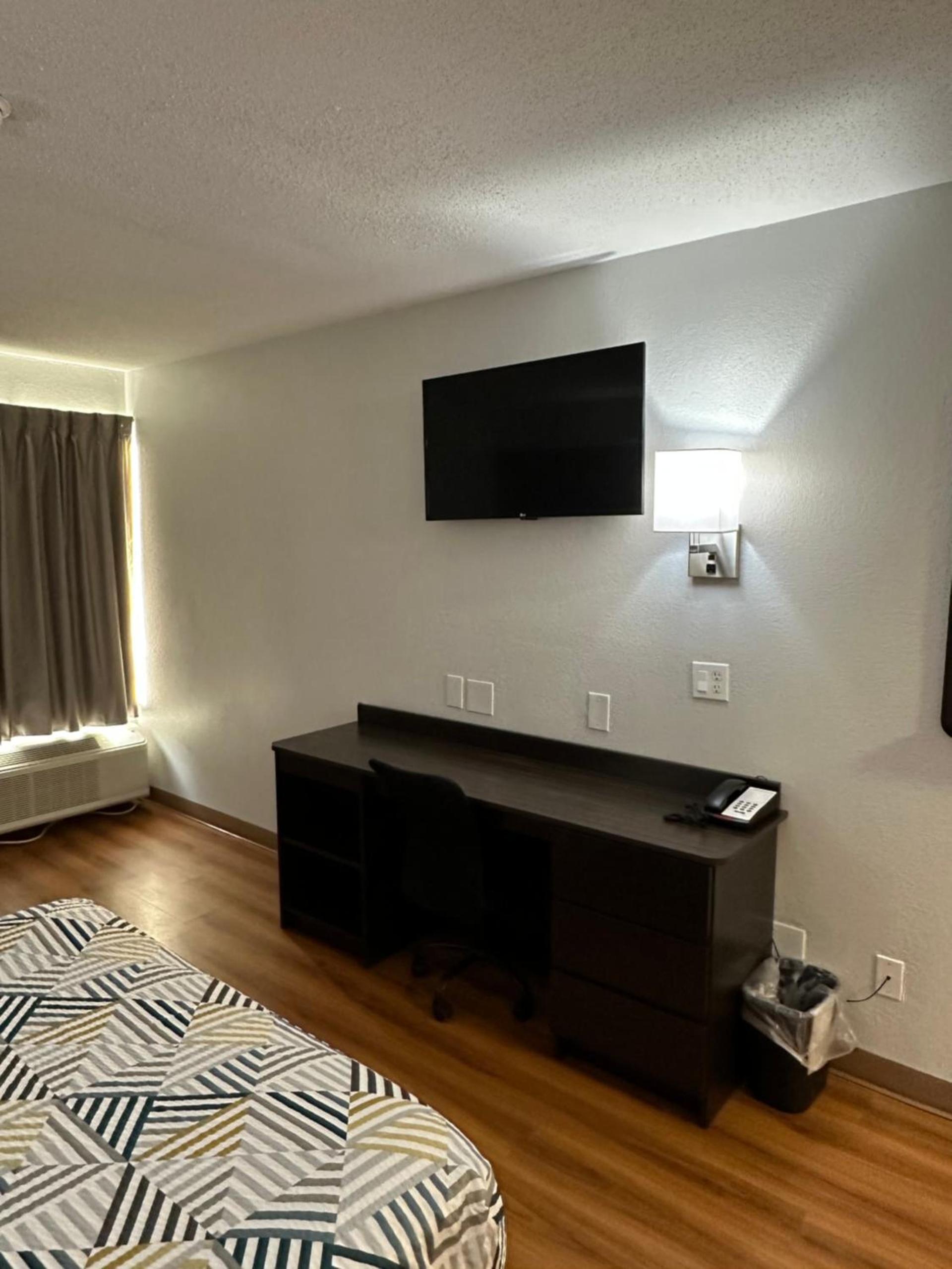 Motel 6-Greensboro, NC - Airport photo 42
