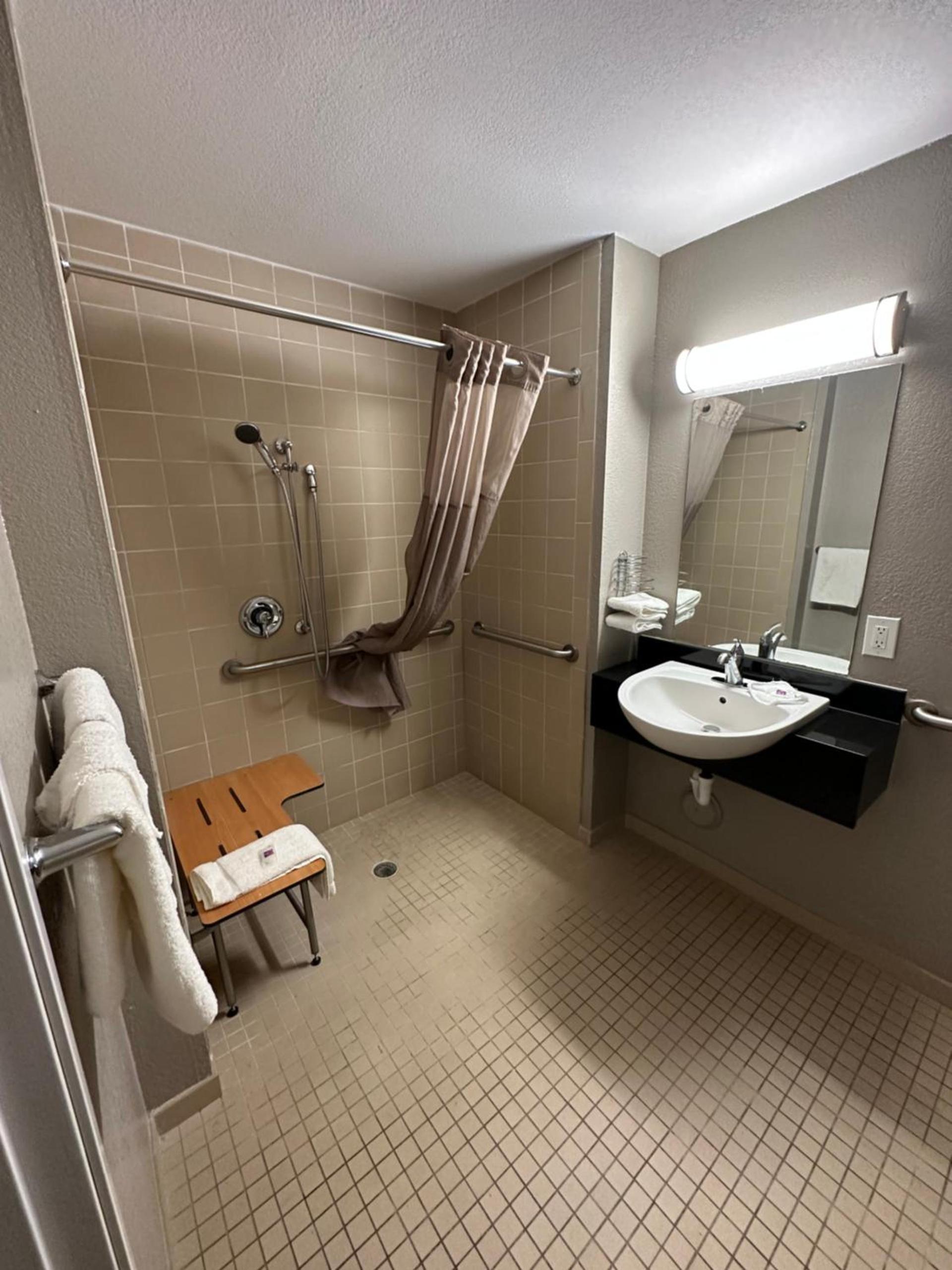 Motel 6-Greensboro, NC - Airport photo 52