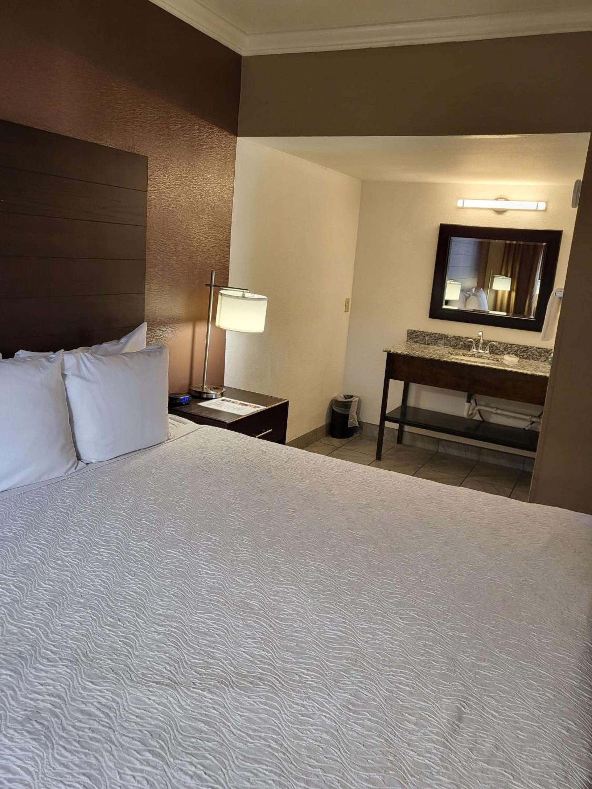 Best Western InnSuites Tucson Foothills Hotel & Suites photo 15