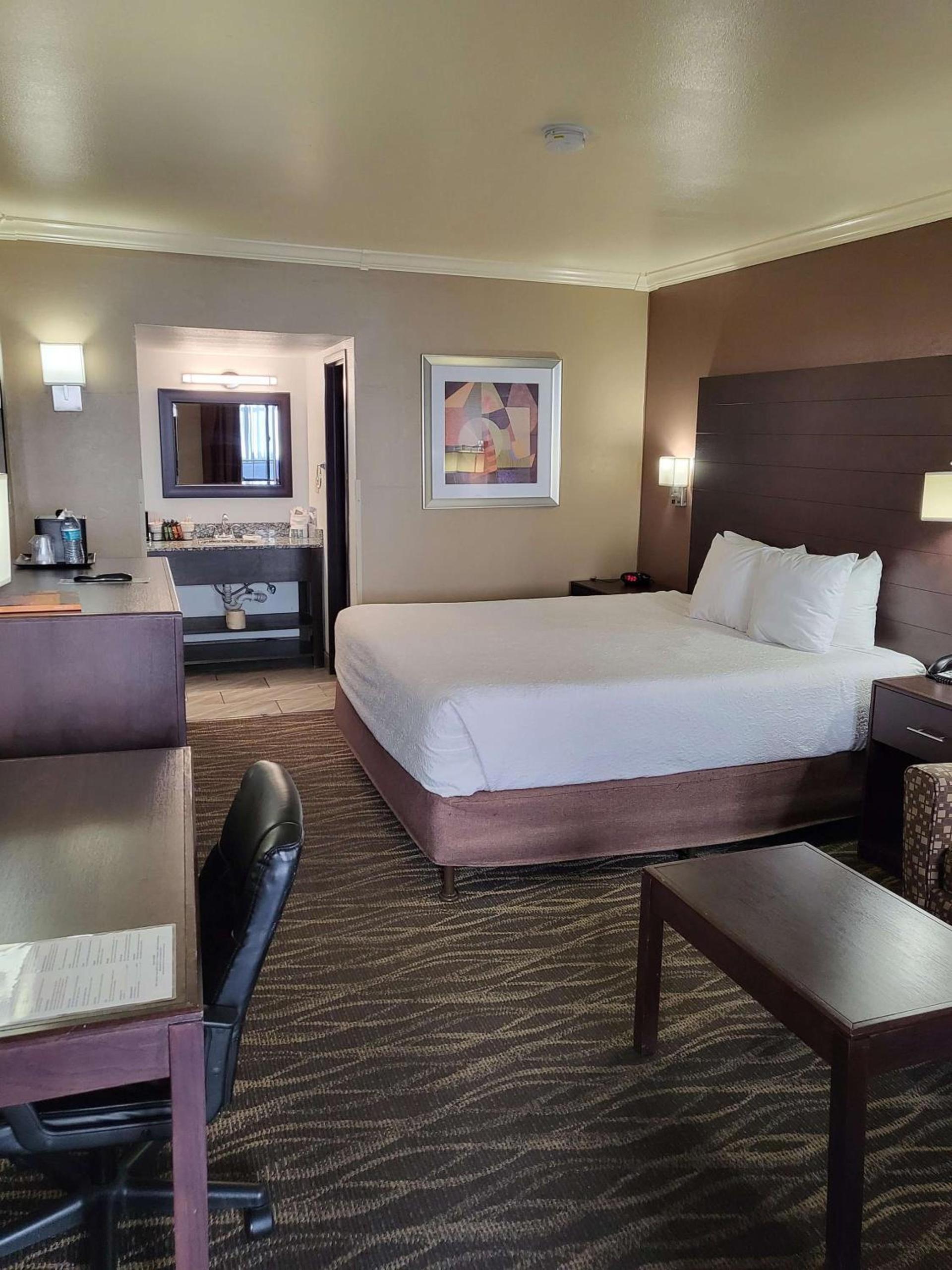 Best Western InnSuites Tucson Foothills Hotel & Suites photo 20
