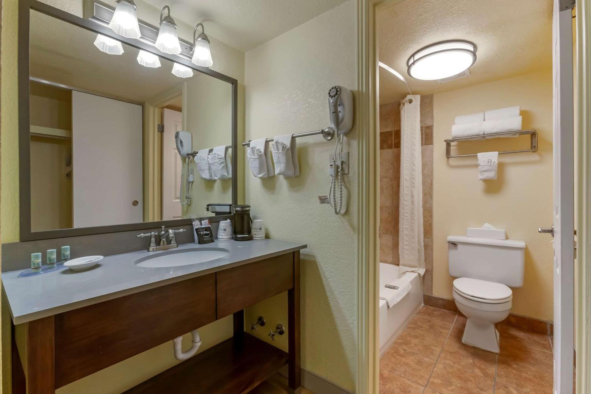 Best Western Phoenix Goodyear Inn photo 25