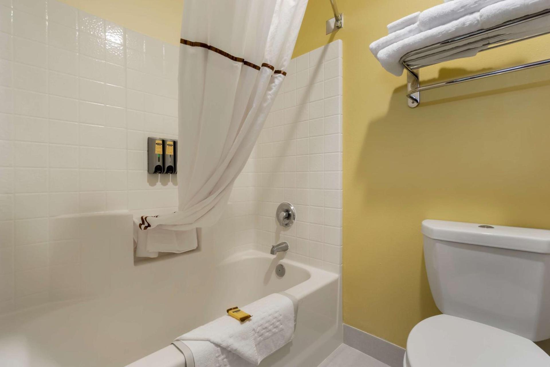Best Western Plus Park Place Inn & Suites photo 23